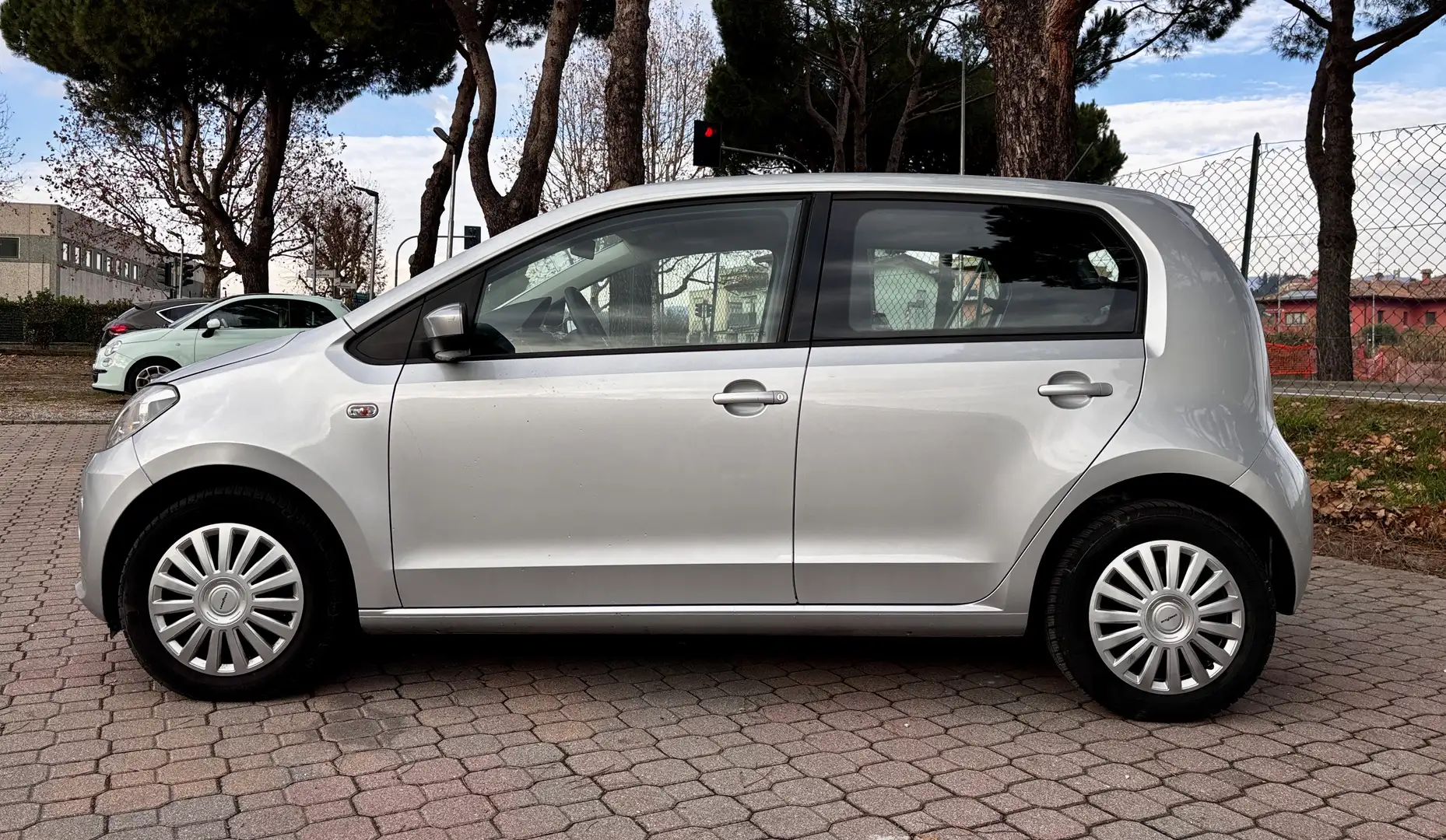 Volkswagen up! up! 5p 1.0 Move 75cv Grigio - 2