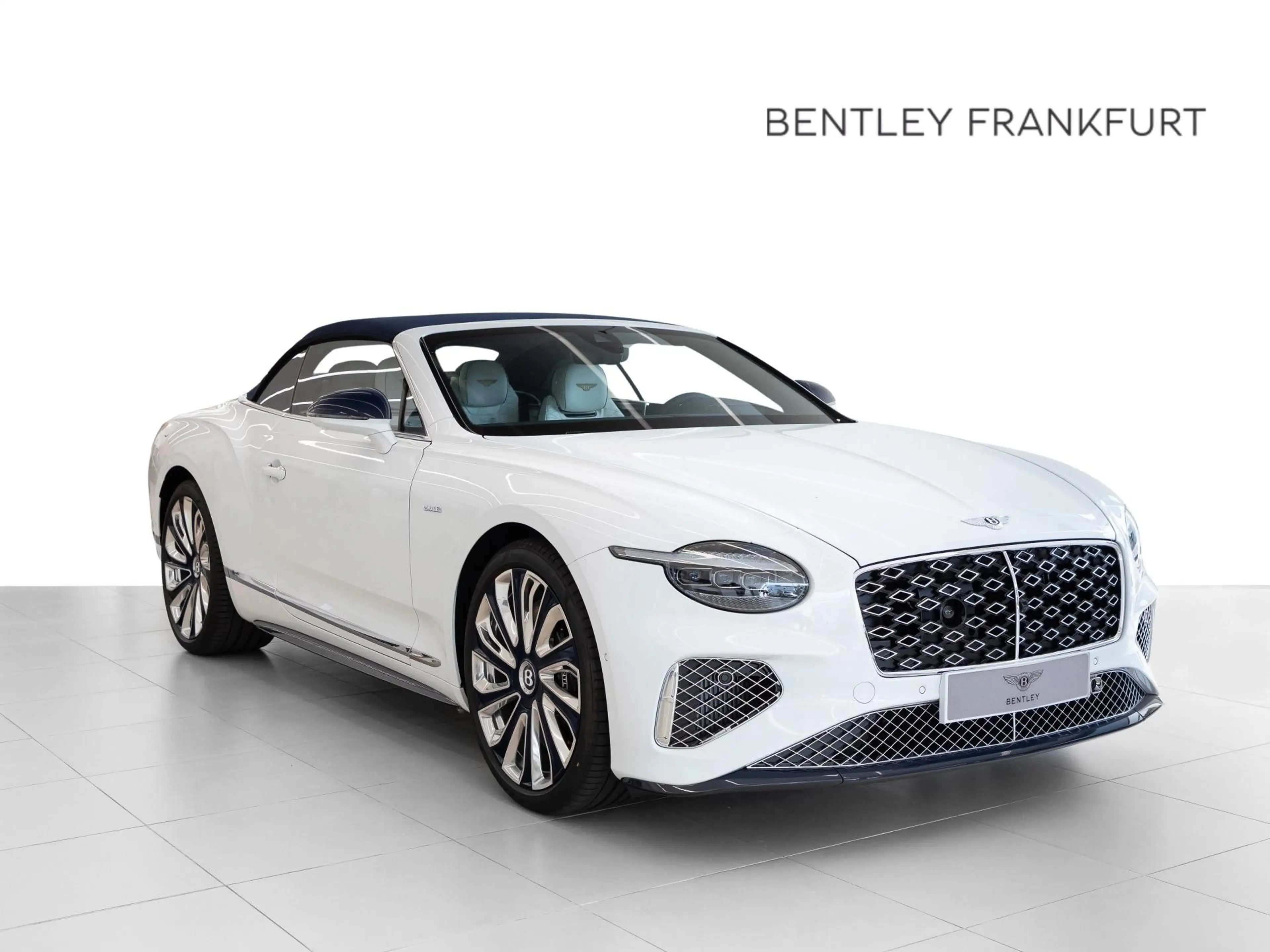 Bentley Continental GTC Mulliner (MY26) — photo 2