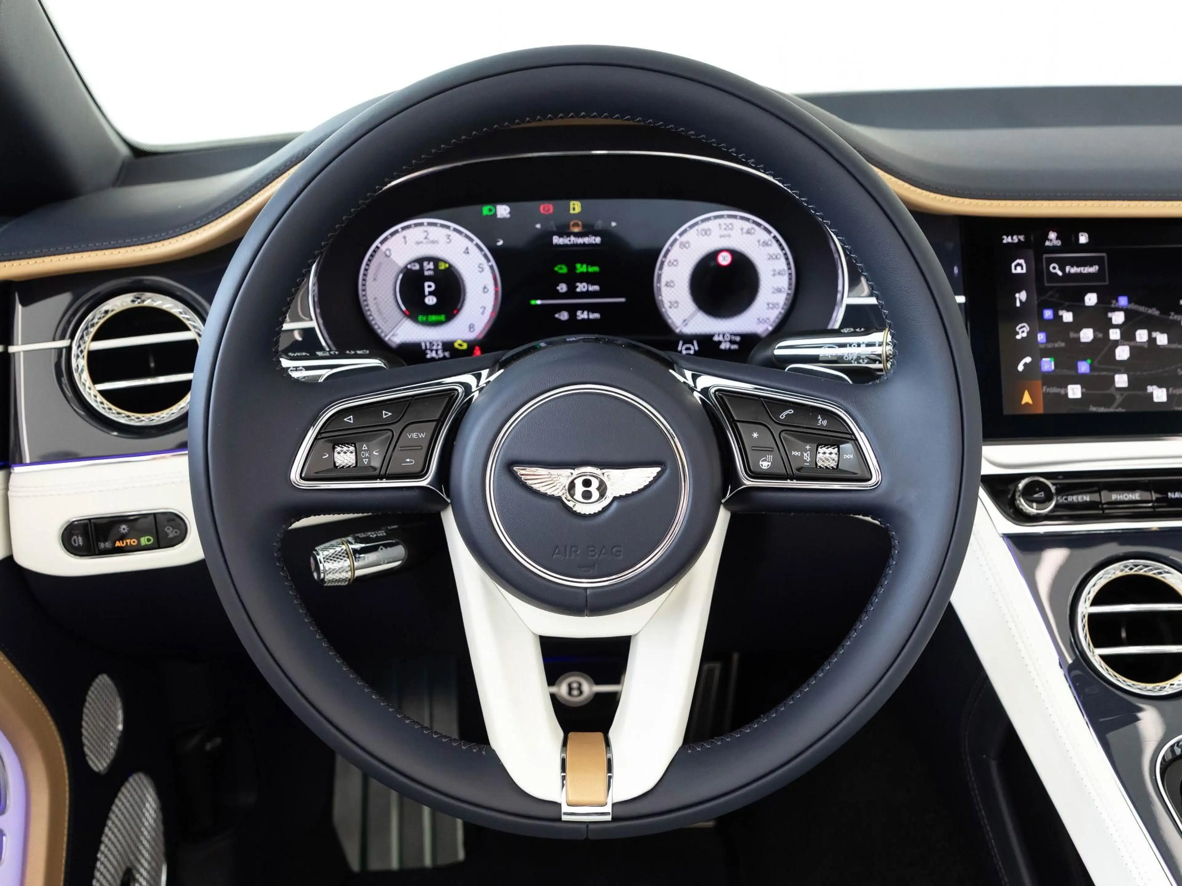 Bentley Continental GTC Mulliner (MY26) — photo 12