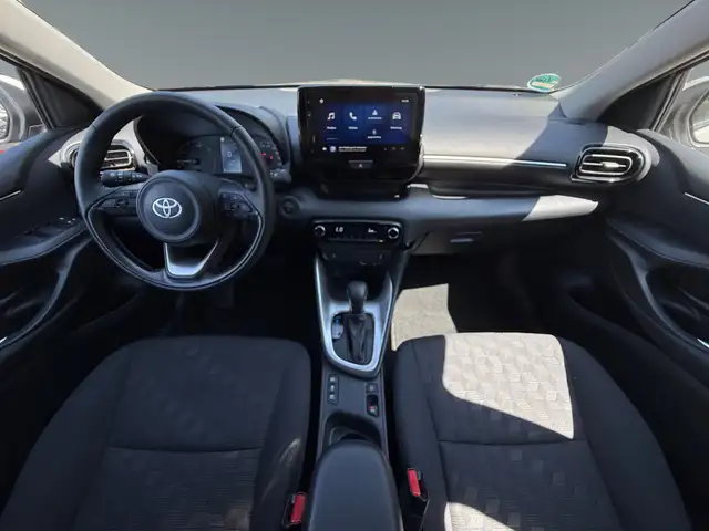 Toyota Yaris view 11