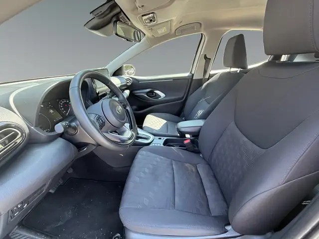 Toyota Yaris view 10
