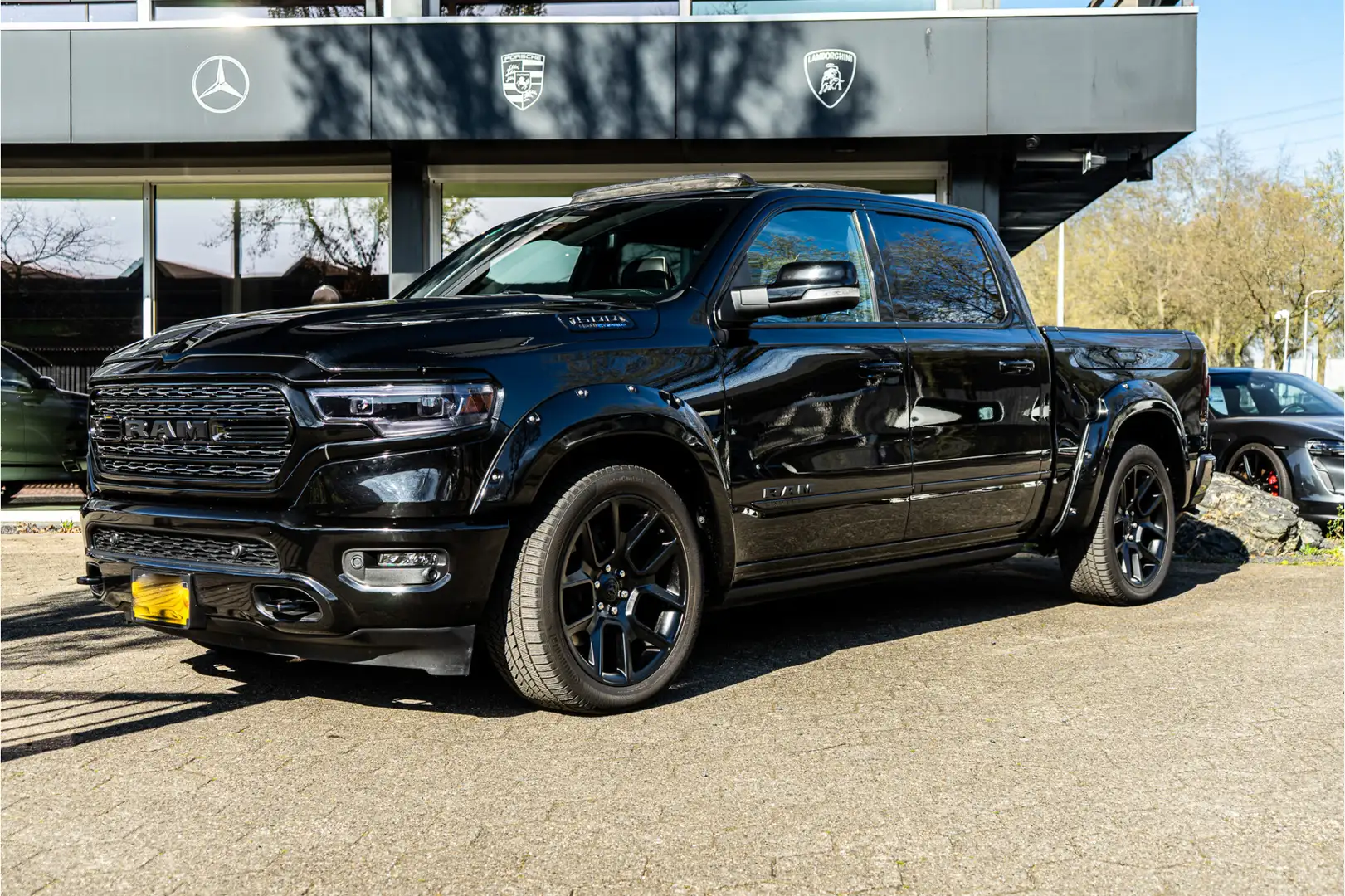 Dodge RAM 1500 5.7 V8 4x4 Crew Cab Limited 402PK | Black | W Noir - 1