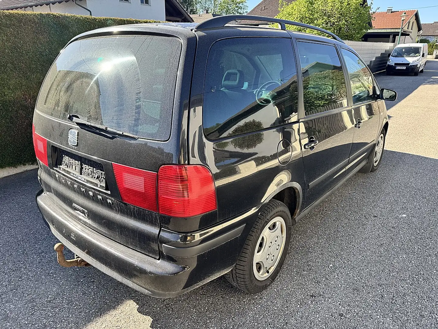 SEAT Alhambra Pickerl 07/2026 + 4 Monate Schwarz - 1