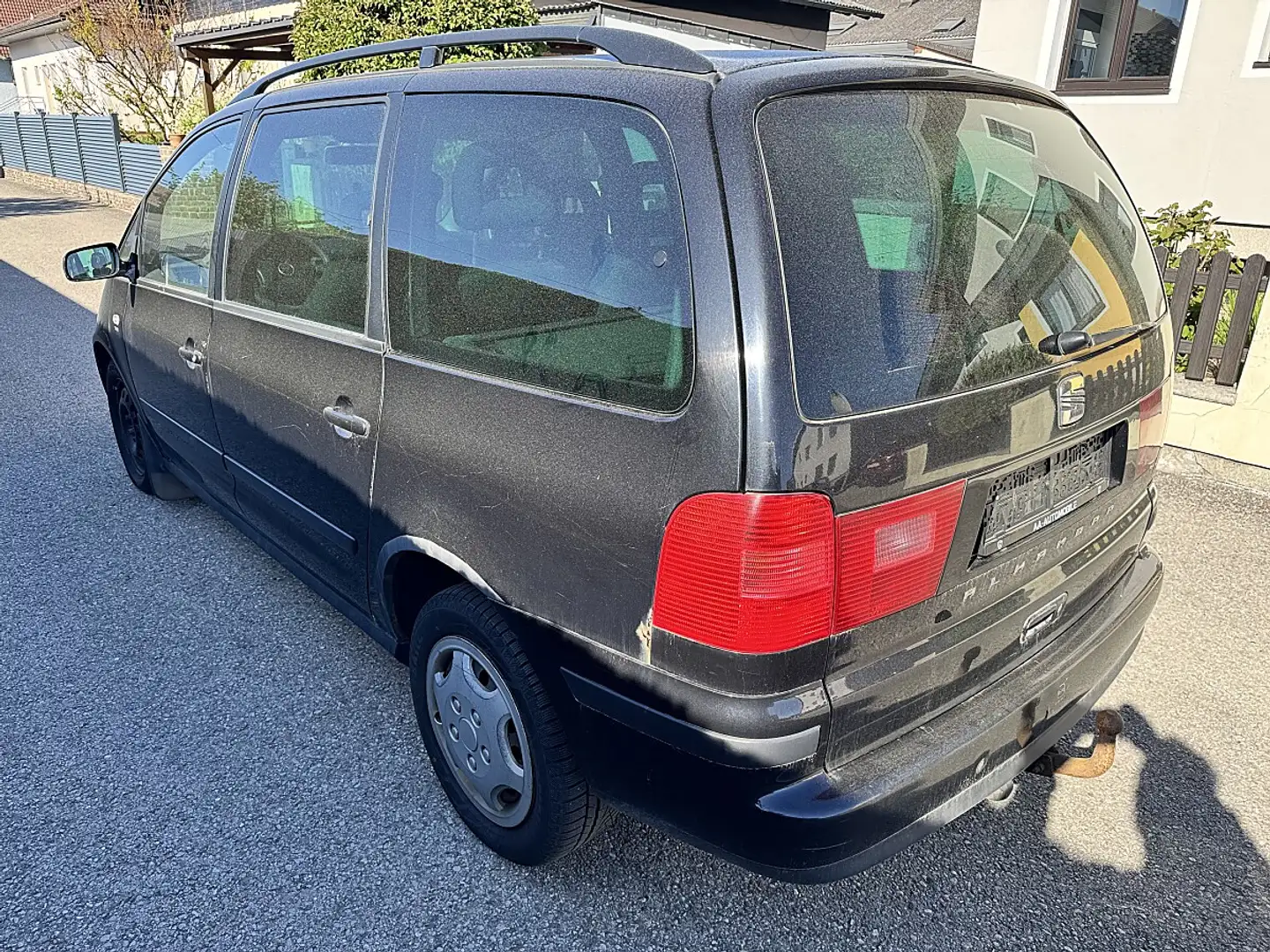 SEAT Alhambra Pickerl 07/2026 + 4 Monate Schwarz - 2