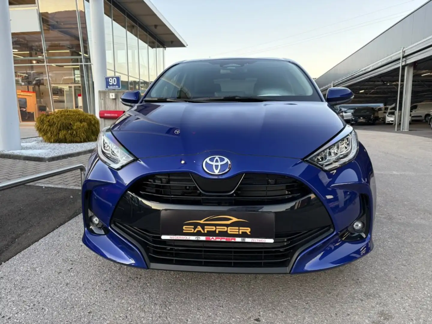 Toyota Yaris - 1,5 l, 116 PS 5-tg. Active Drive Blauw - 2