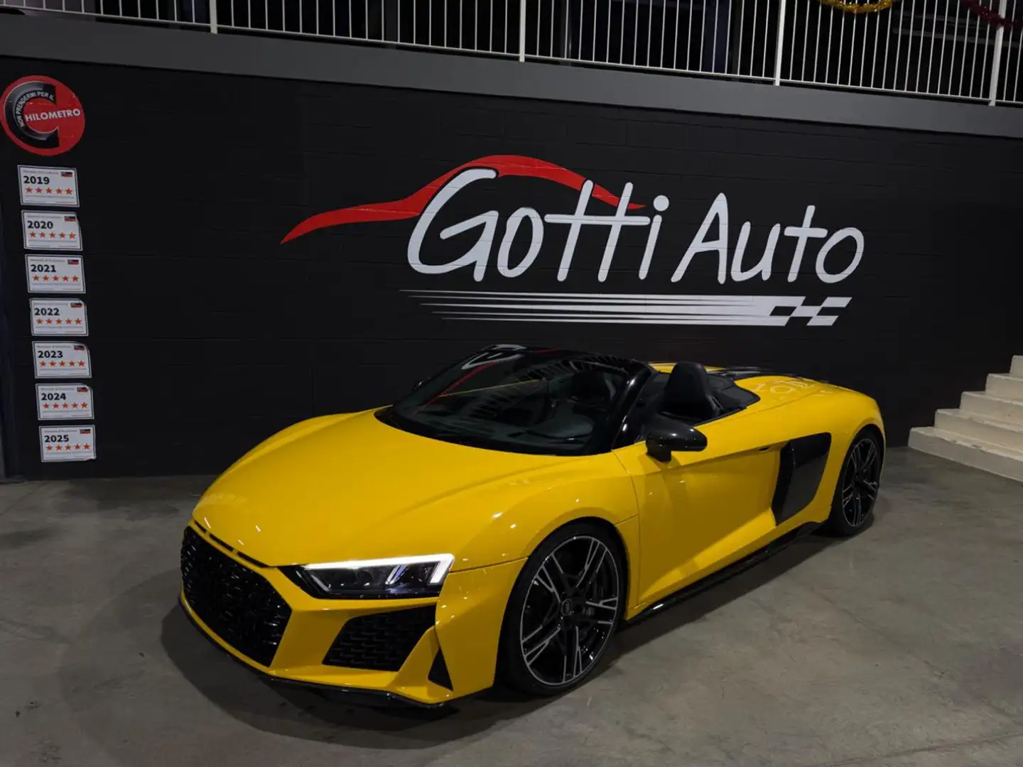 Audi R8 V10 SPYDER RESTYLING YELLOW SCARICO SUPERSPRINT Jaune - 1