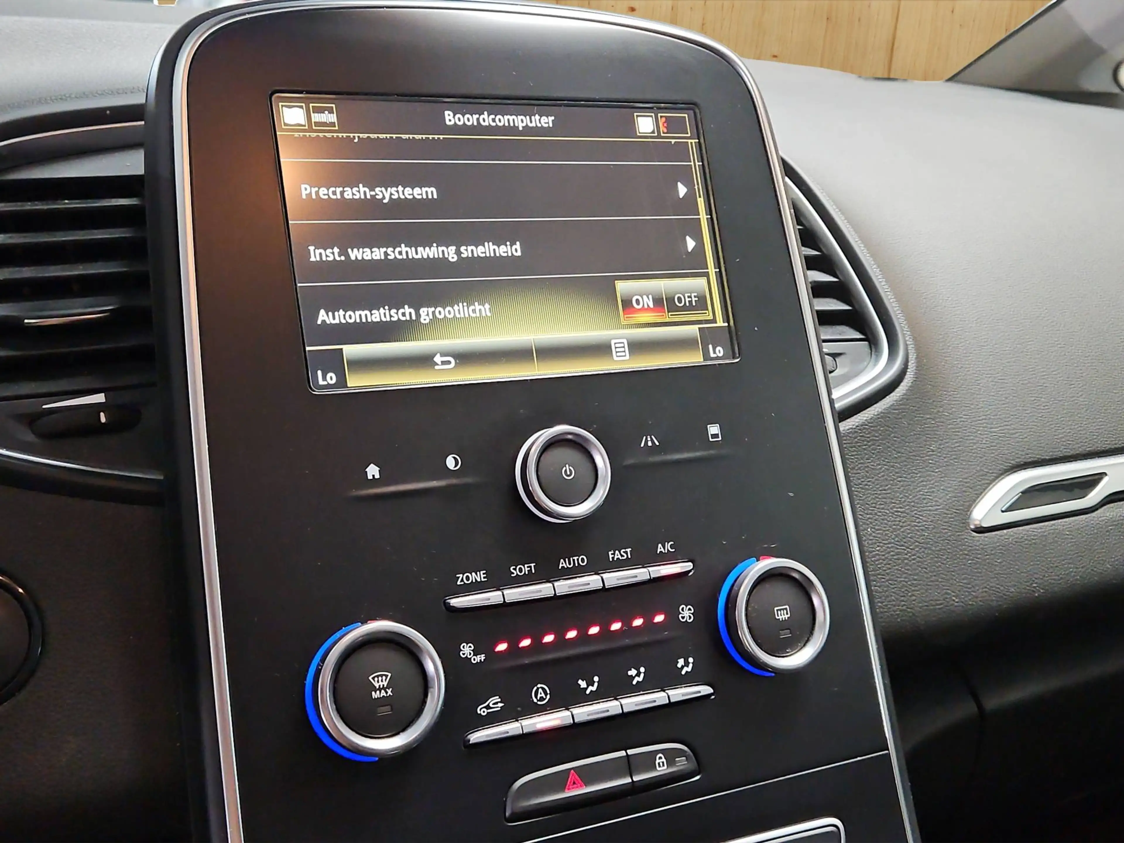Renault Scenic Scenic 1.33 TCe Intens GPF (EU6.2) — photo 15