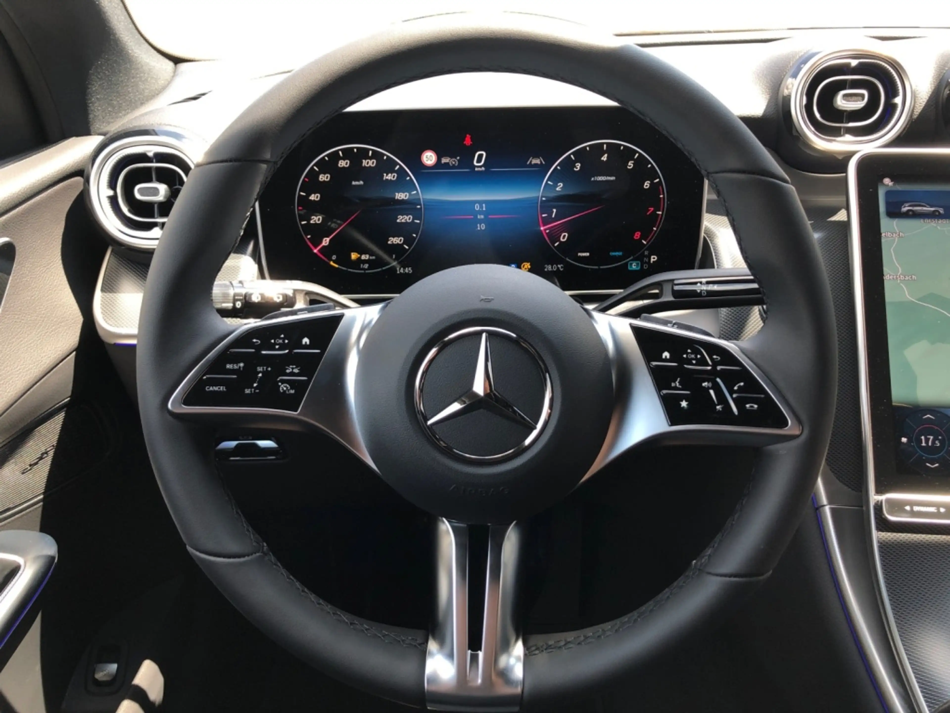 Mercedes-Benz GLC 200 4MATIC Avantgarde+MBUX+AHK+Wide+360+Cam — photo 13