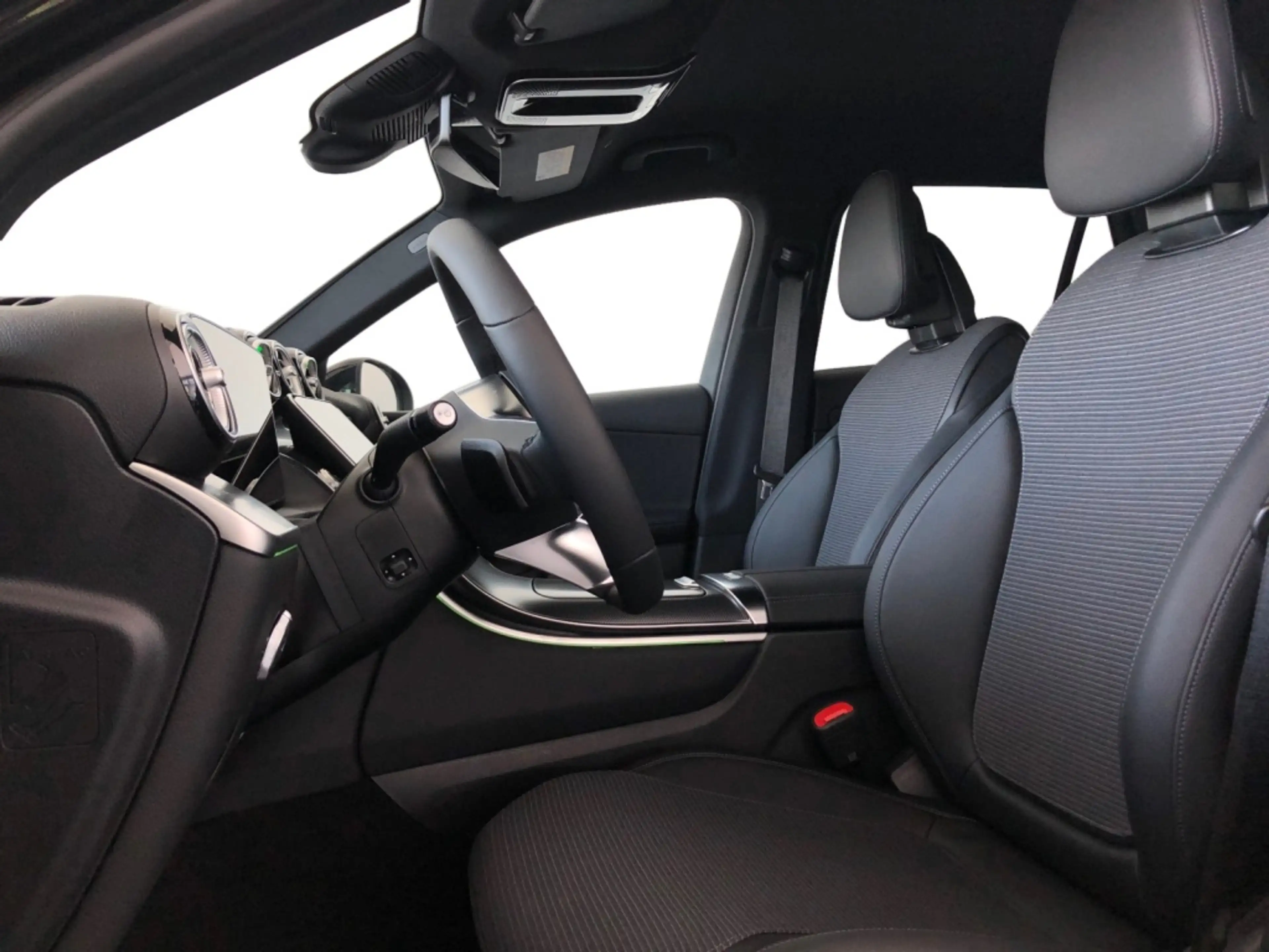 Mercedes-Benz GLC 200 4MATIC Avantgarde+MBUX+AHK+Wide+360+Cam — photo 9