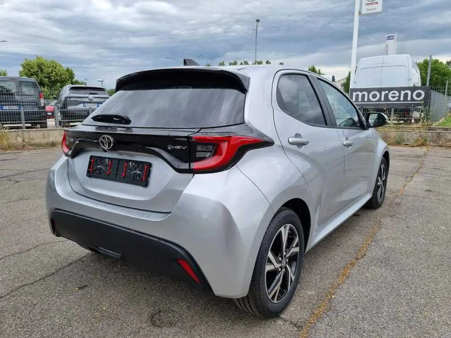 Toyota Yaris 1.5h Trend Argento - 2
