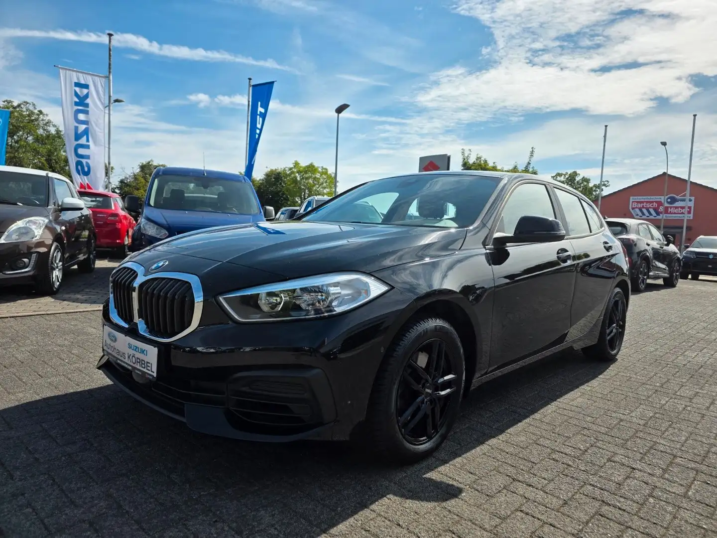 BMW 118 i Advantage*Sitzheizung*Klimaautomatik* Schwarz - 1