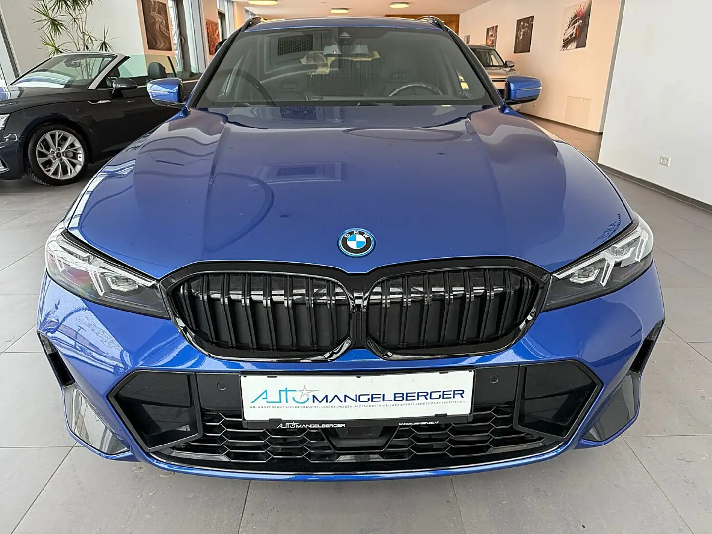 BMW 330 e PHEV xDrive Touring Aut. M SPORT Blau - 2