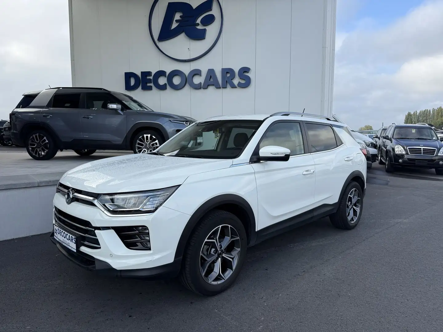 SsangYong Korando // Navigatie - verw.zetels - Bluetooth // Biały - 1