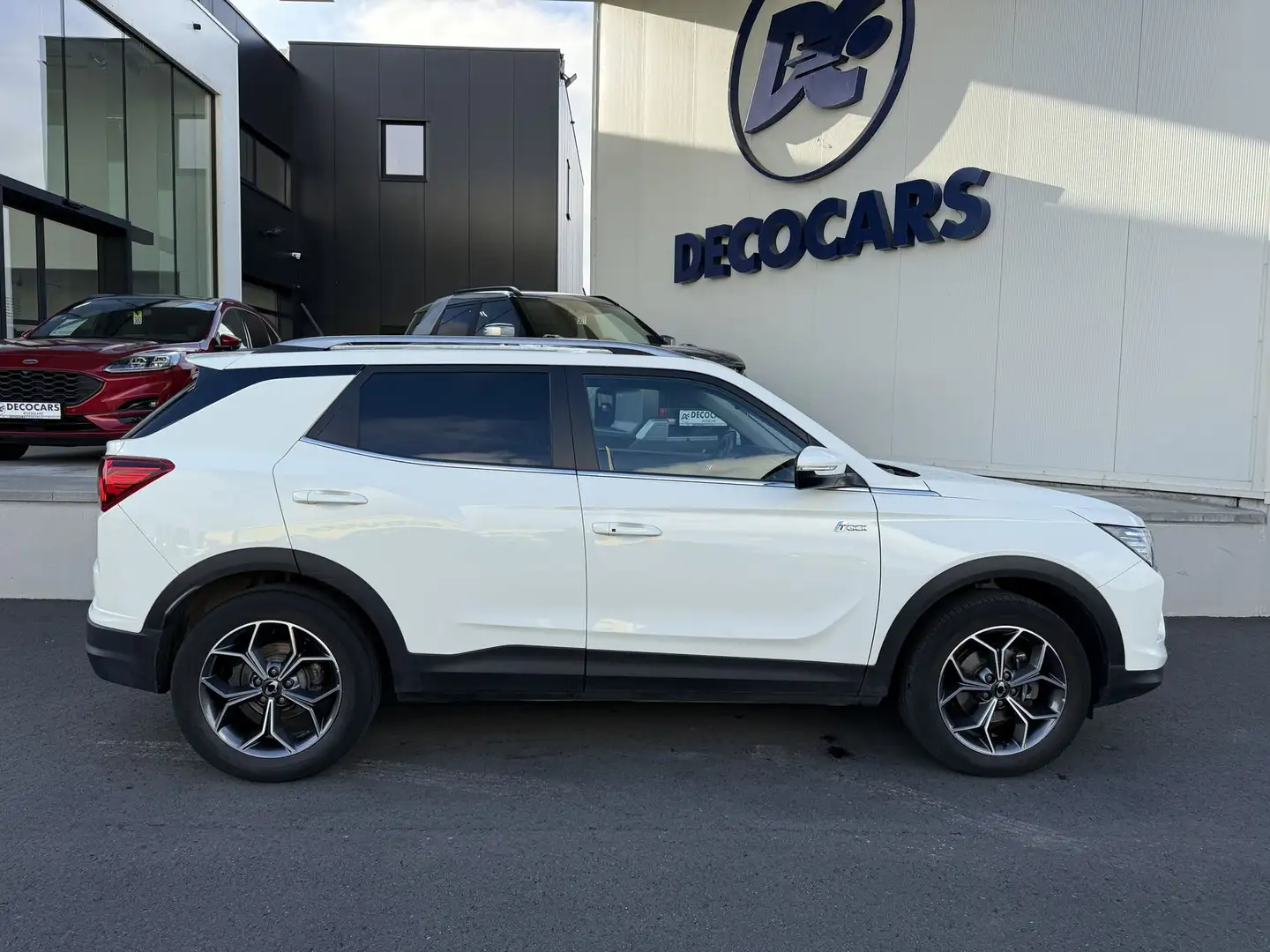 SsangYong Korando // Navigatie - verw.zetels - Bluetooth // Biały - 2