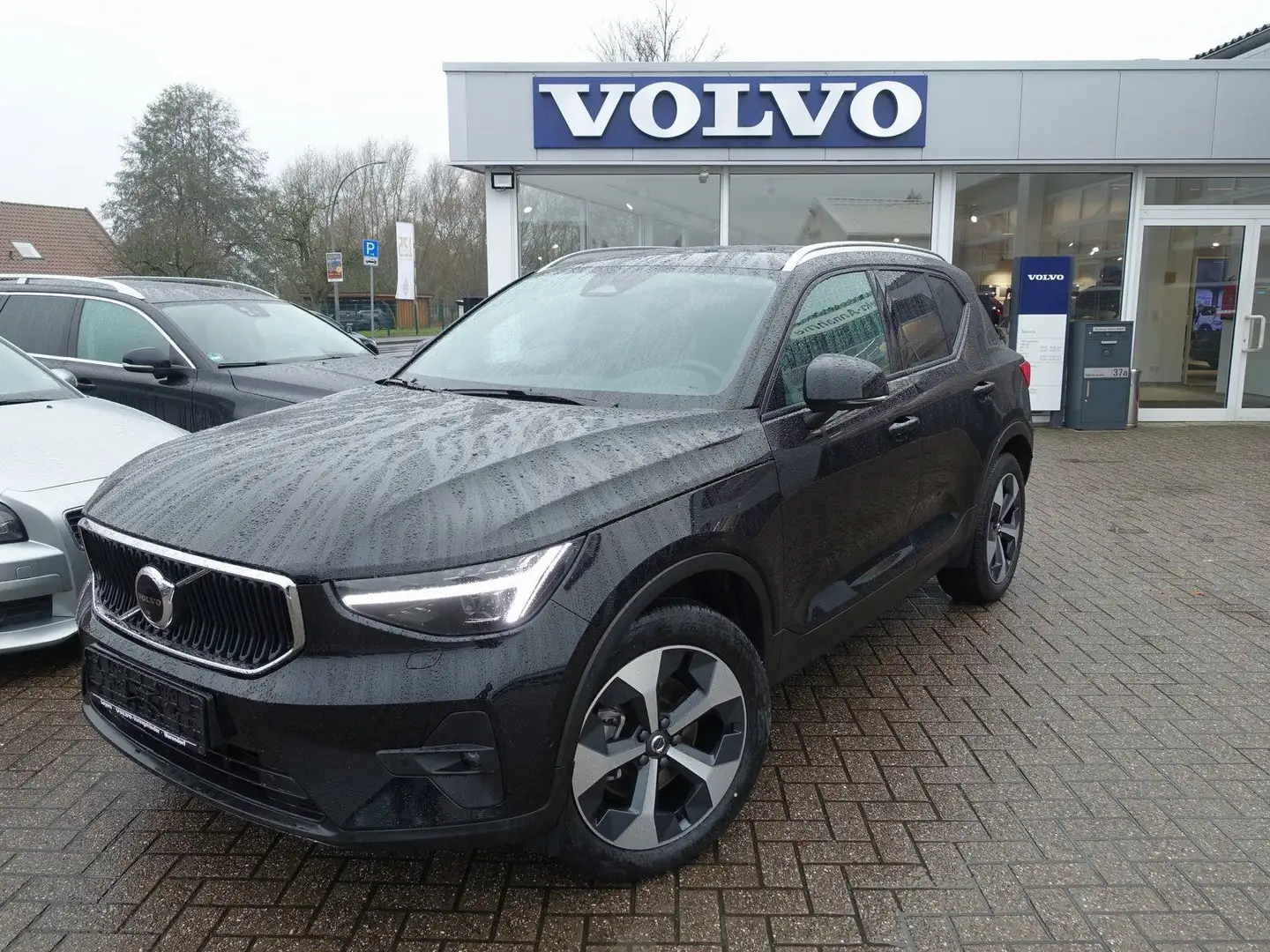 Volvo XC40 Core B3 Mild-Hybrid Winter-P/BLIS/360°KAMER Schwarz - 1