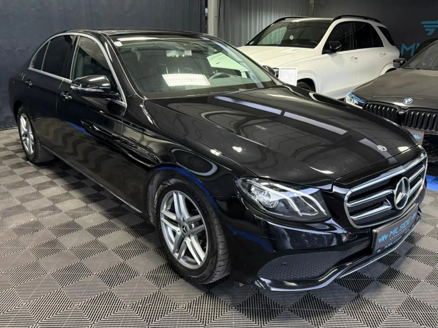 Mercedes-Benz E 220 E-Klasse E 220 d Avantgarde Euro 6d-TEMP Schwarz - 1