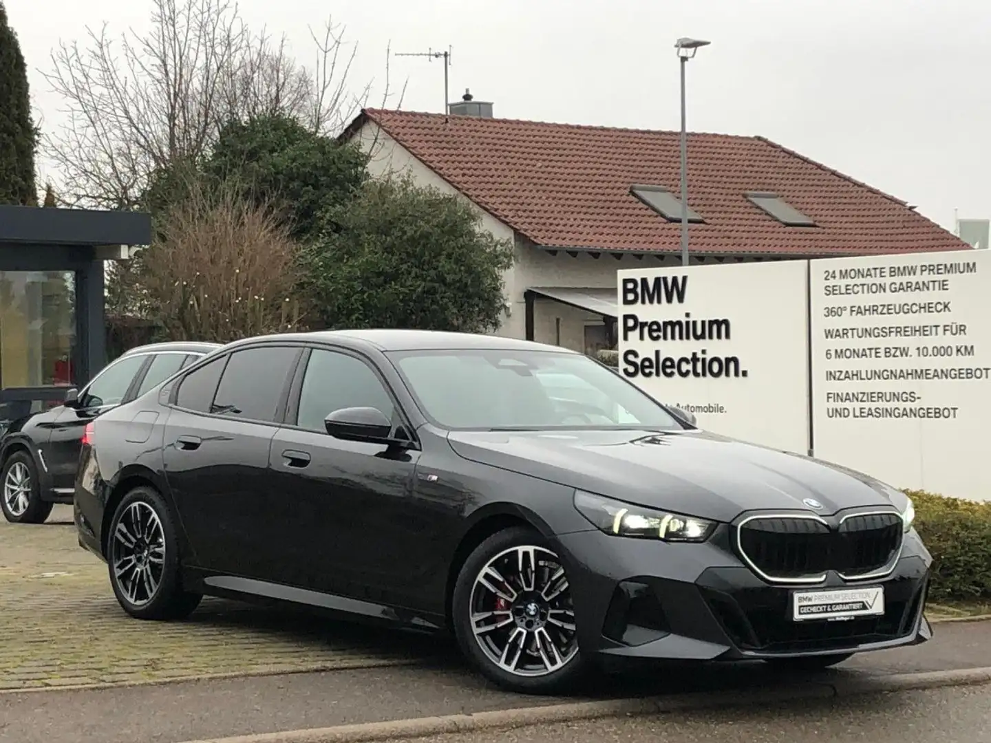 BMW 520 d M Sport Pro PanoD.Standh.SuView ACC HUD HK Schwarz - 2