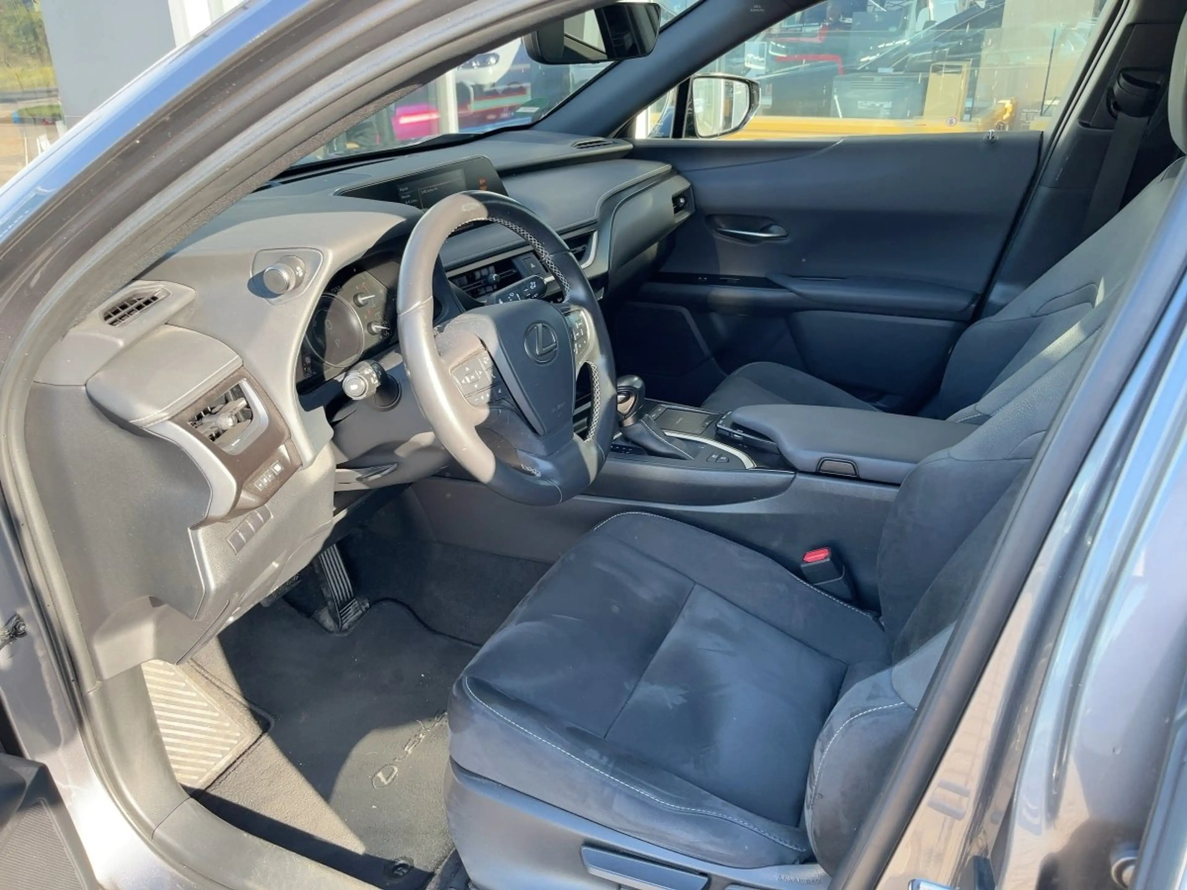 Lexus UX 250h Style Edition ACC*KAM*SHZ*DAB — photo 8