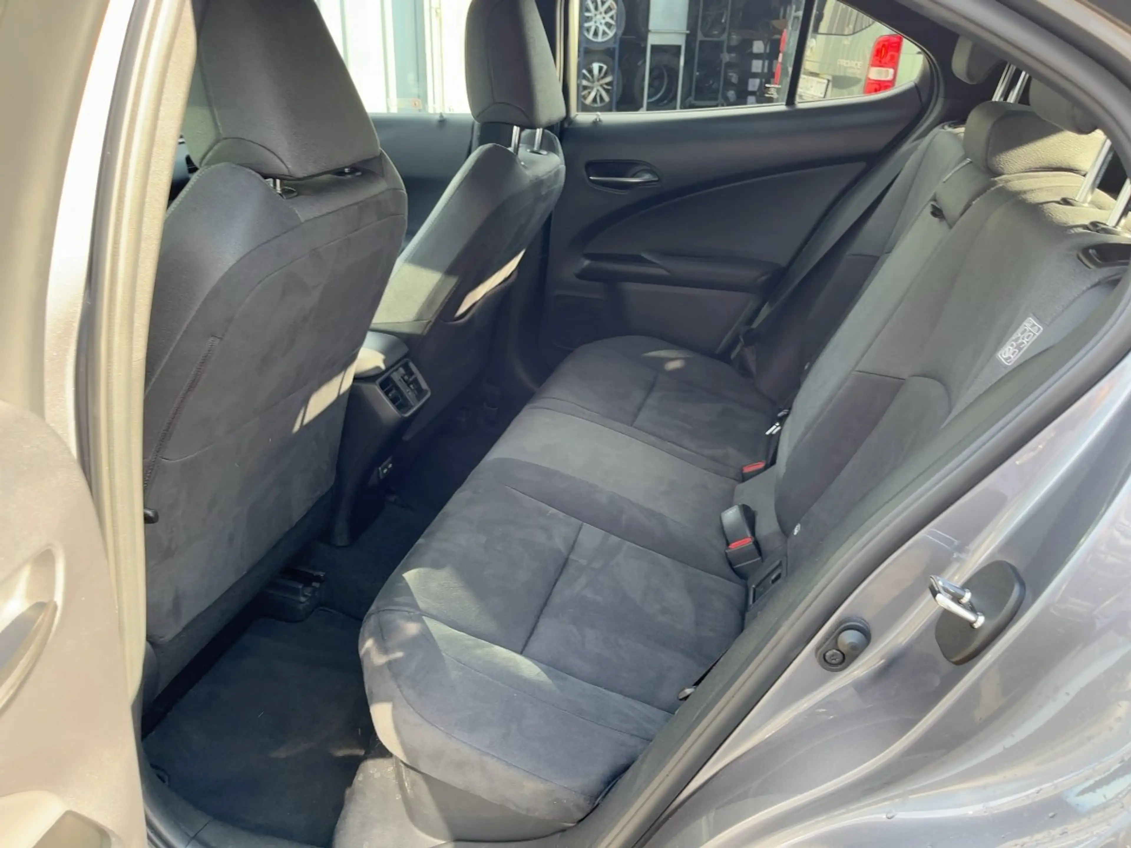 Lexus UX 250h Style Edition ACC*KAM*SHZ*DAB — photo 9
