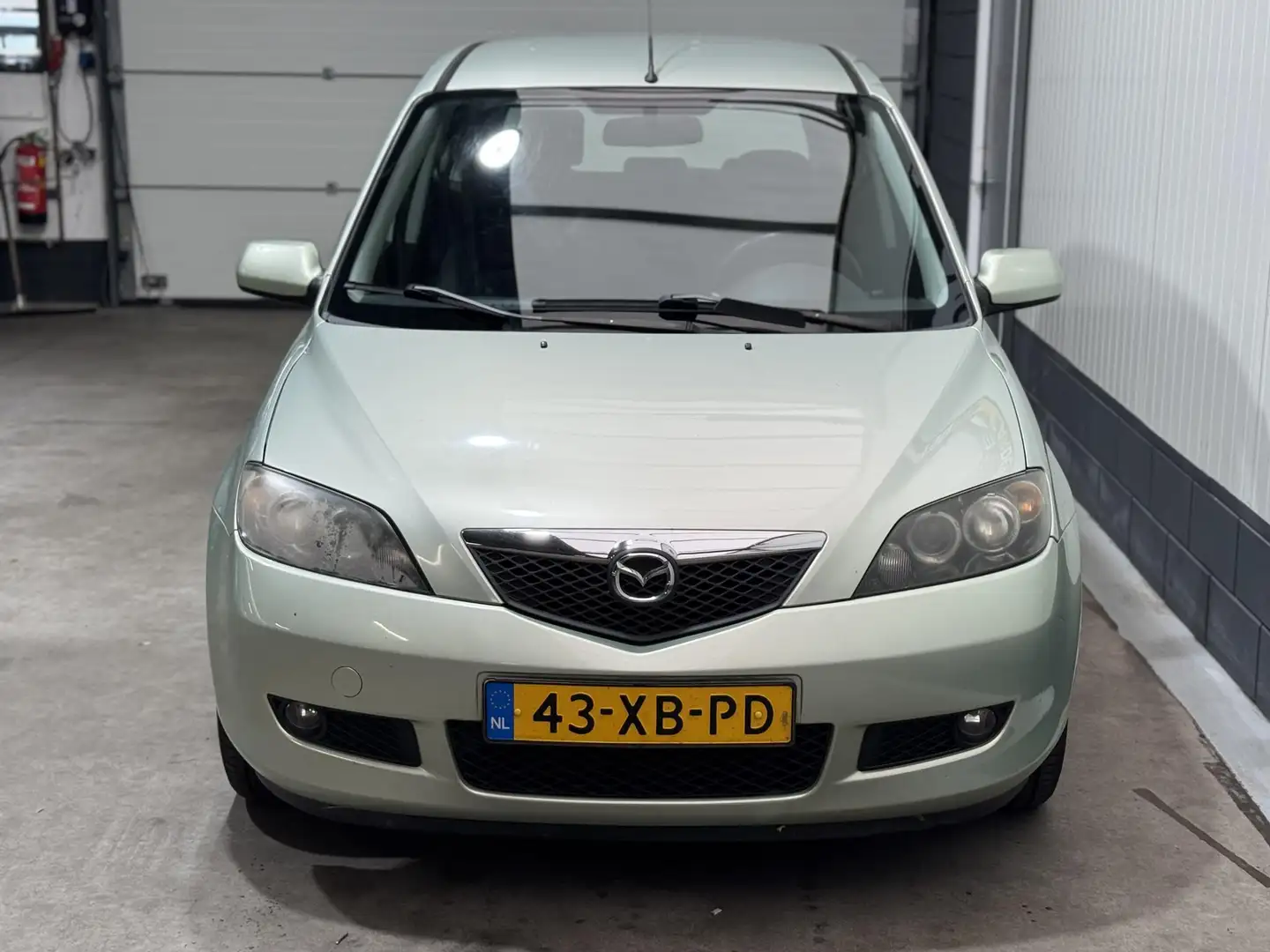 Mazda 2 1.4 Touring Groen - 2