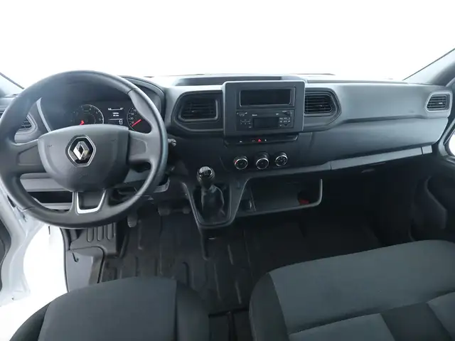 Renault Master view 11