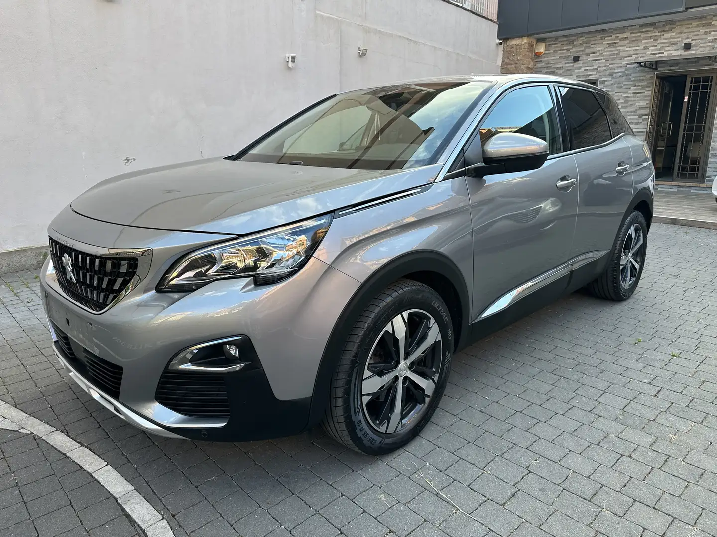 Peugeot 3008 1.2 puretech t Allure s&s 130cv Gris - 1