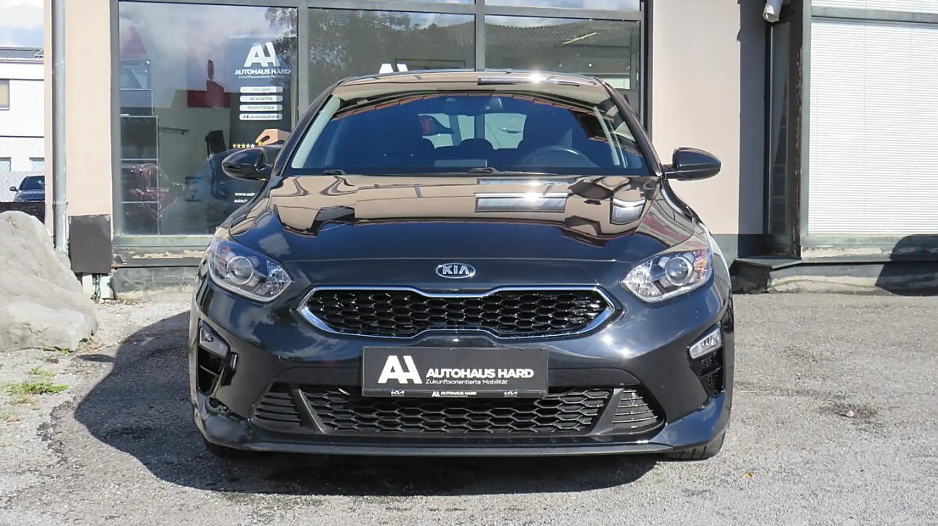 Kia Ceed / cee'd ceed 1,4 MPI Silber MT6 Schwarz - 2