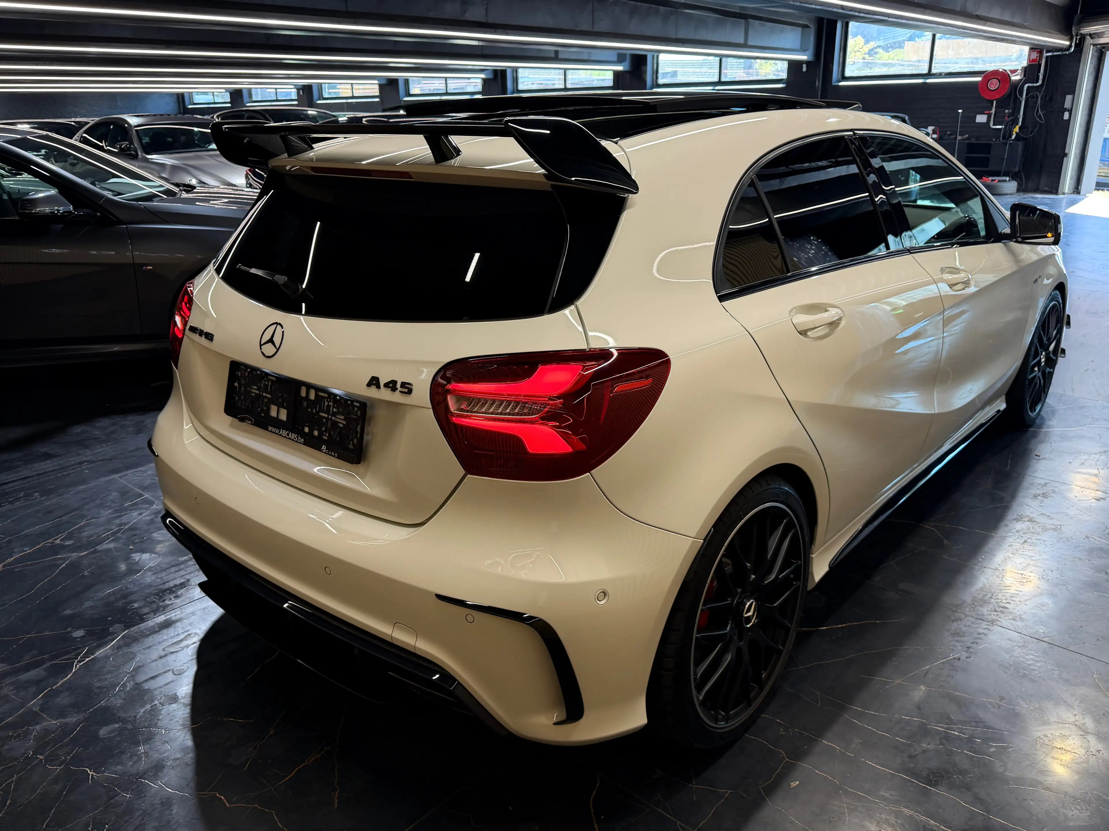 Mercedes-Benz A 45 AMG 4-MATIC PACK AERO ** RACE ** GARANTIE 12 MOIS ** — photo 5