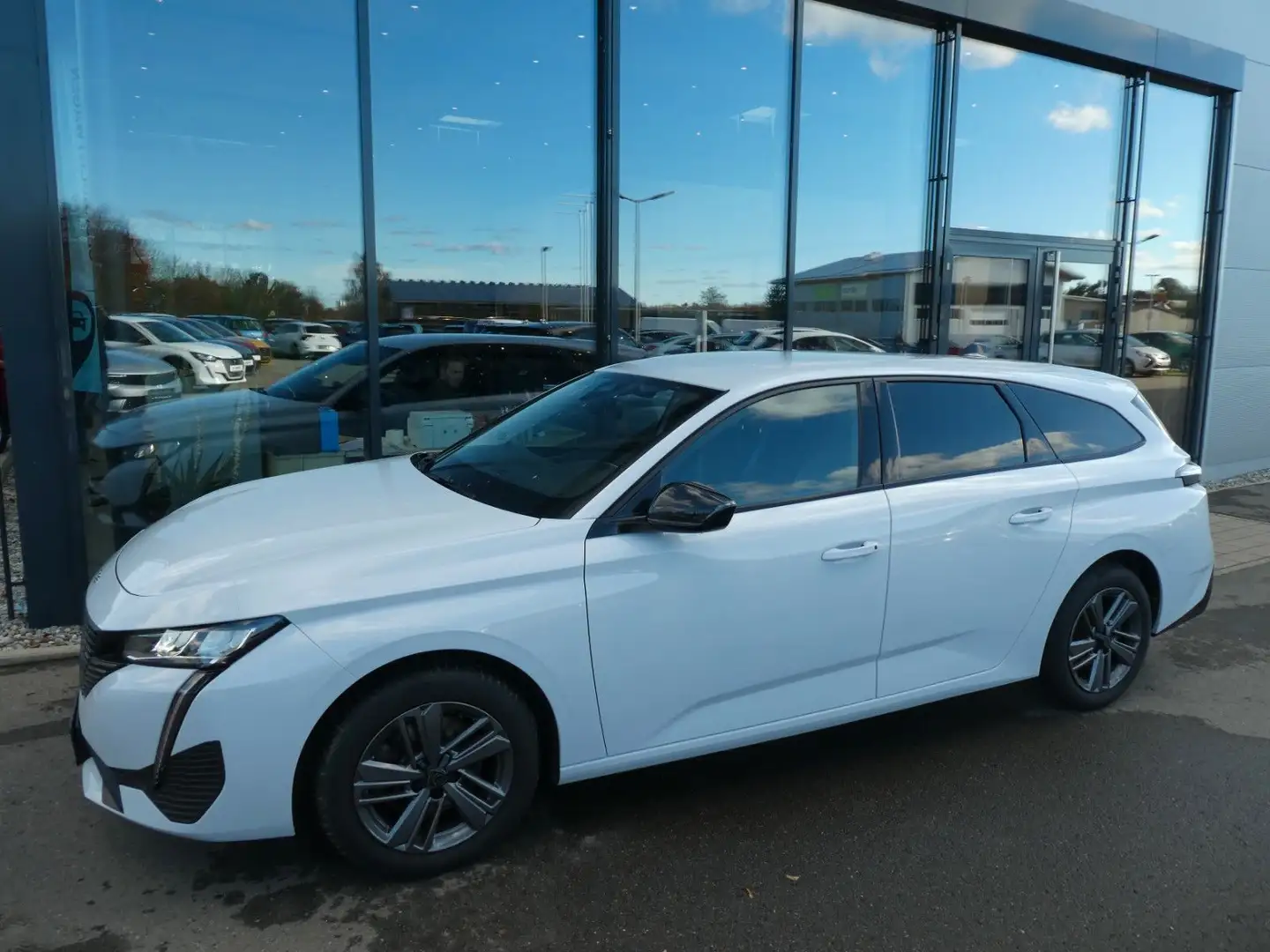 Peugeot 308 SW Allure, Klima, Kamera, Navi, SHZ, PDC Weiß - 2