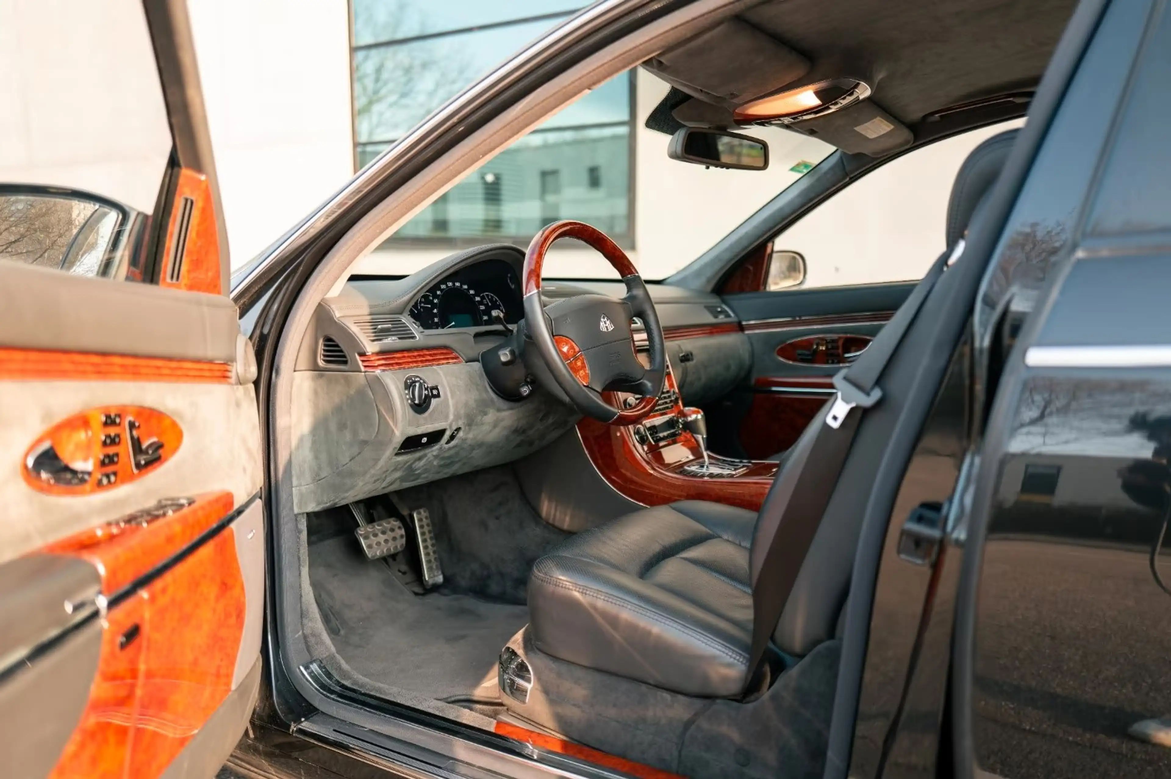 Maybach 62 - 18,500km, Magic Sky, Perfect Condition — photo 6