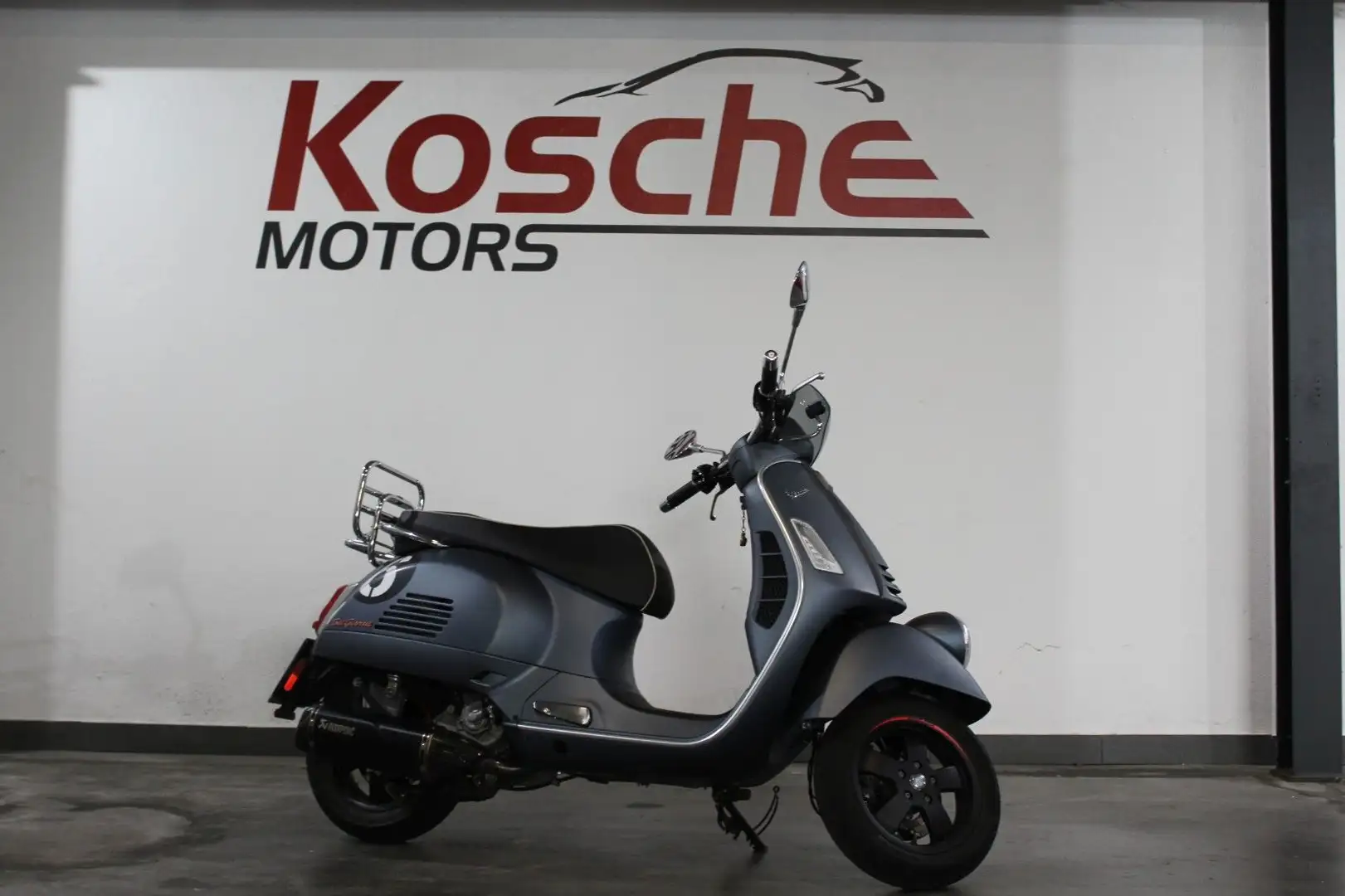Vespa Sei Giorni II Edition 300 Akrapovic Grigio - 1