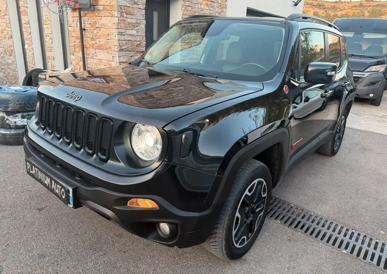Jeep Renegade 2.0 Multijet S&S 170 AWD Trailhawk BVA Schwarz - 1