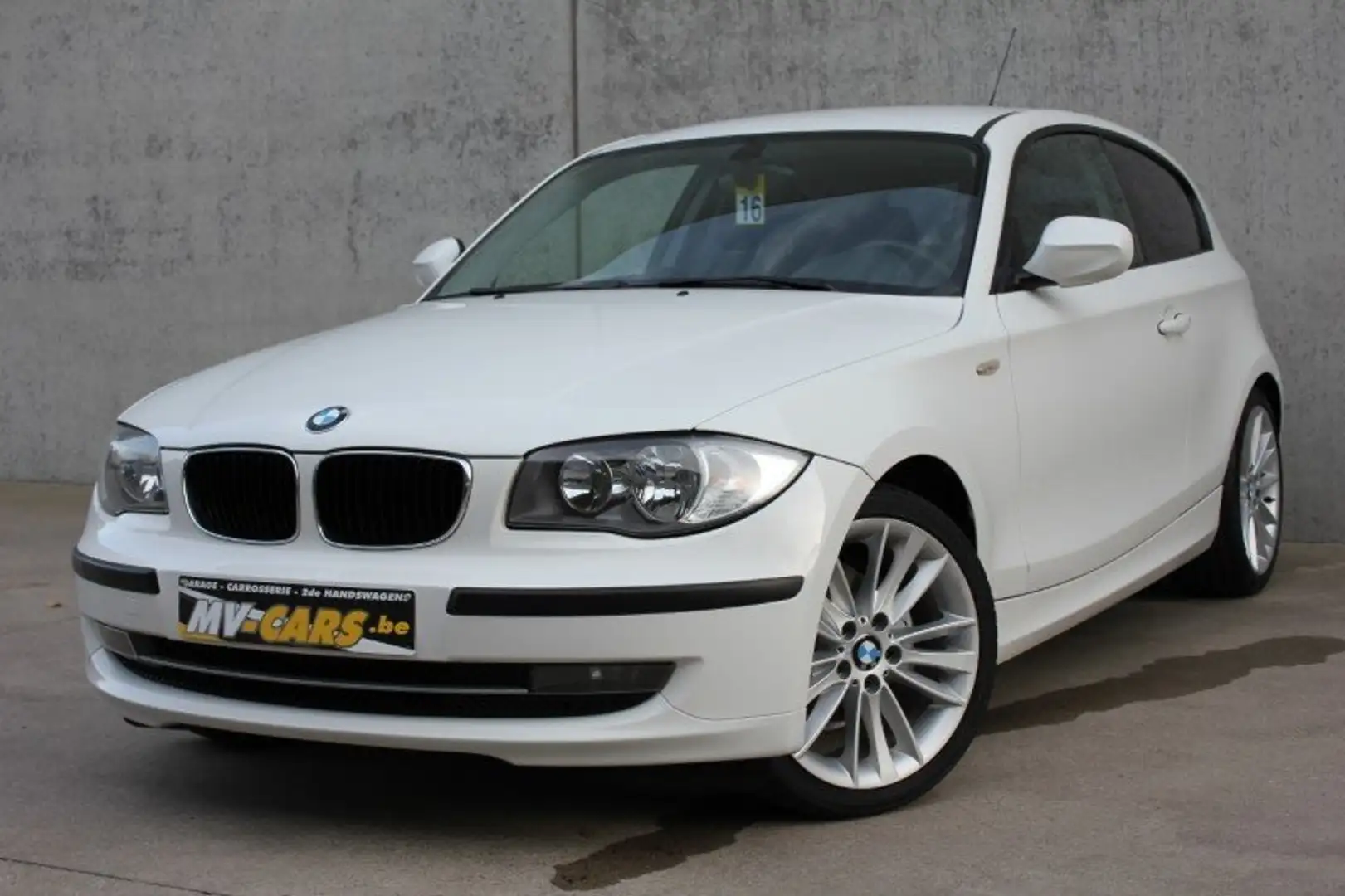 BMW 116 116i/Pdc/getinte ramen/18 inch alu velgen Wit - 2