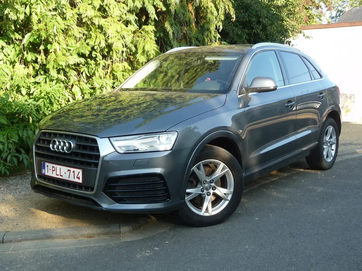 Audi Q3 1.4 TFSI Sport Grijs - 2