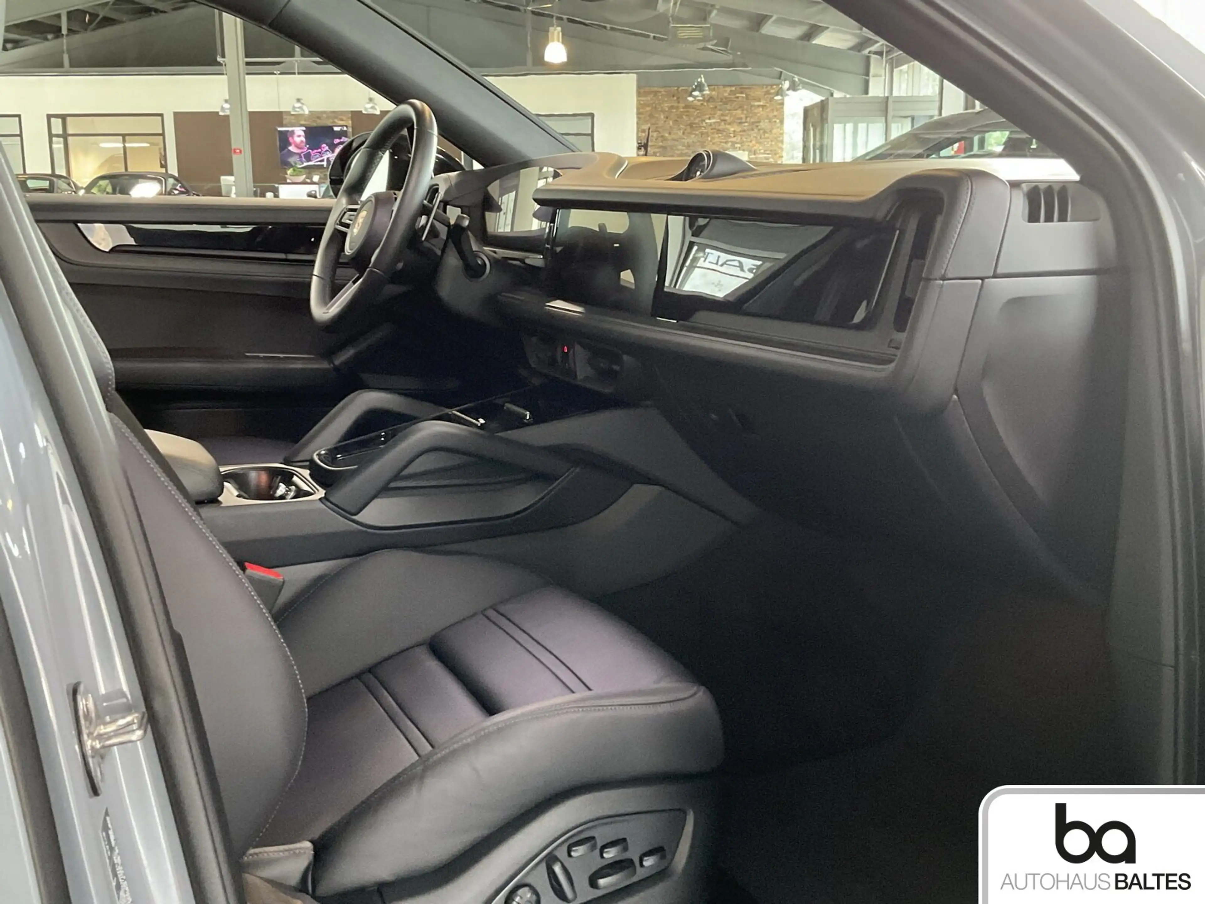 Porsche Cayenne Cayenne Coupe Black Edition 21"/AHK/HuD/Inno/SpoSi — photo 6
