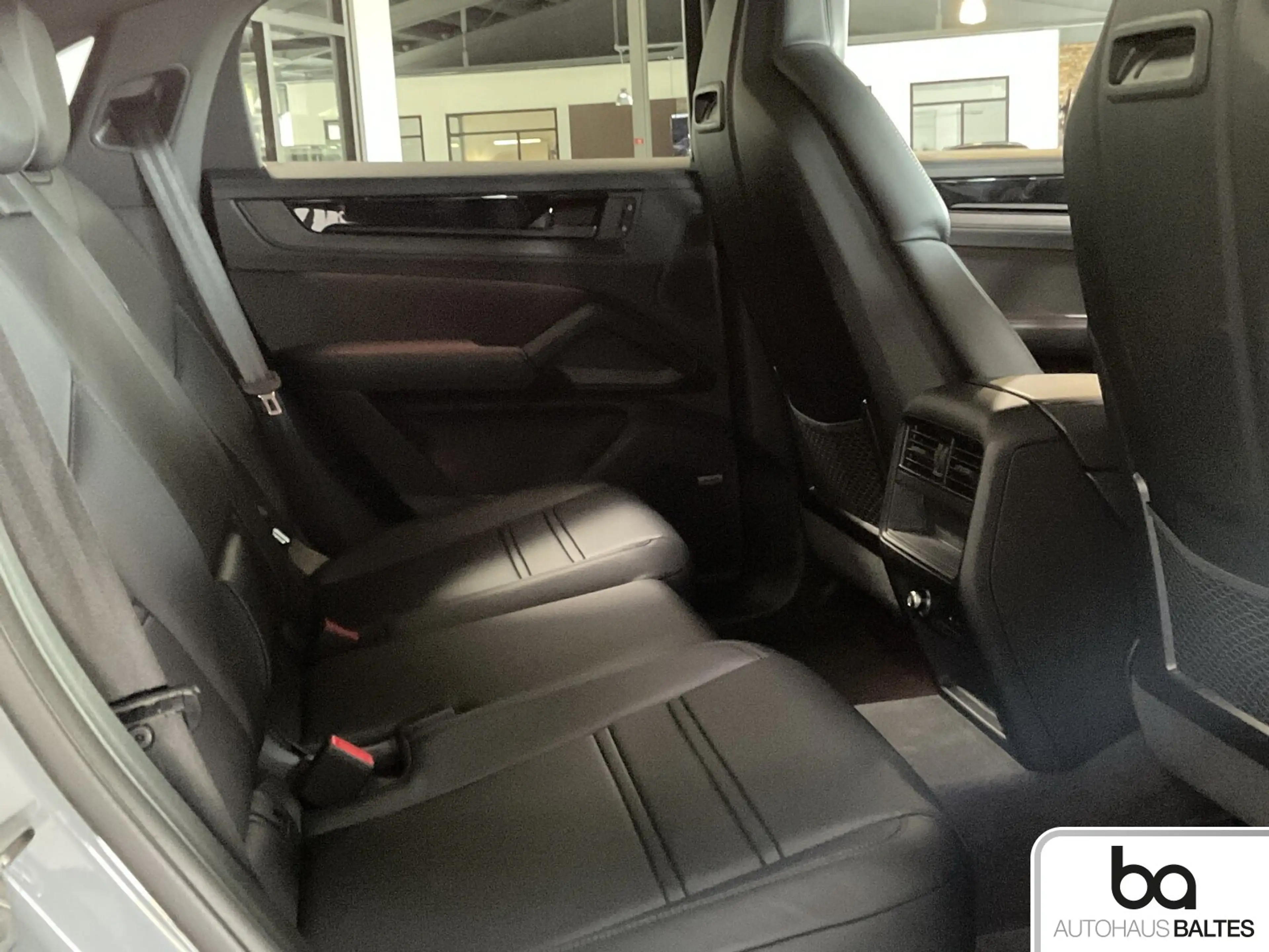 Porsche Cayenne Cayenne Coupe Black Edition 21"/AHK/HuD/Inno/SpoSi — photo 8