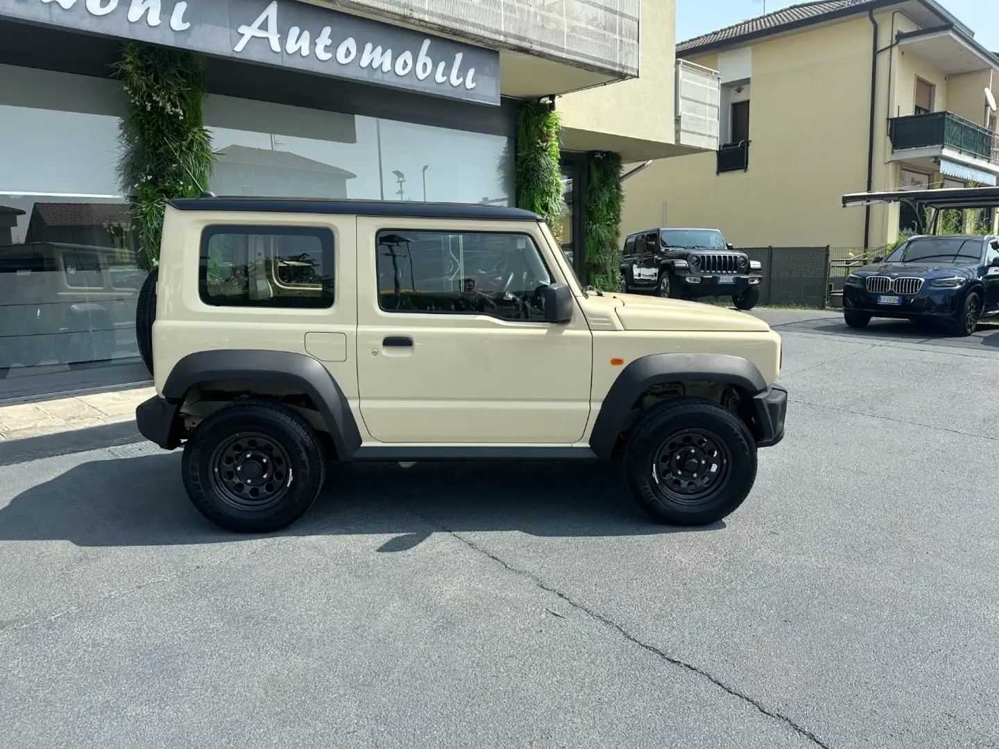 Suzuki Jimny 1.5 5MT Easy PRO IVA ESPOSTA PREZZO NETTO Beige - 2