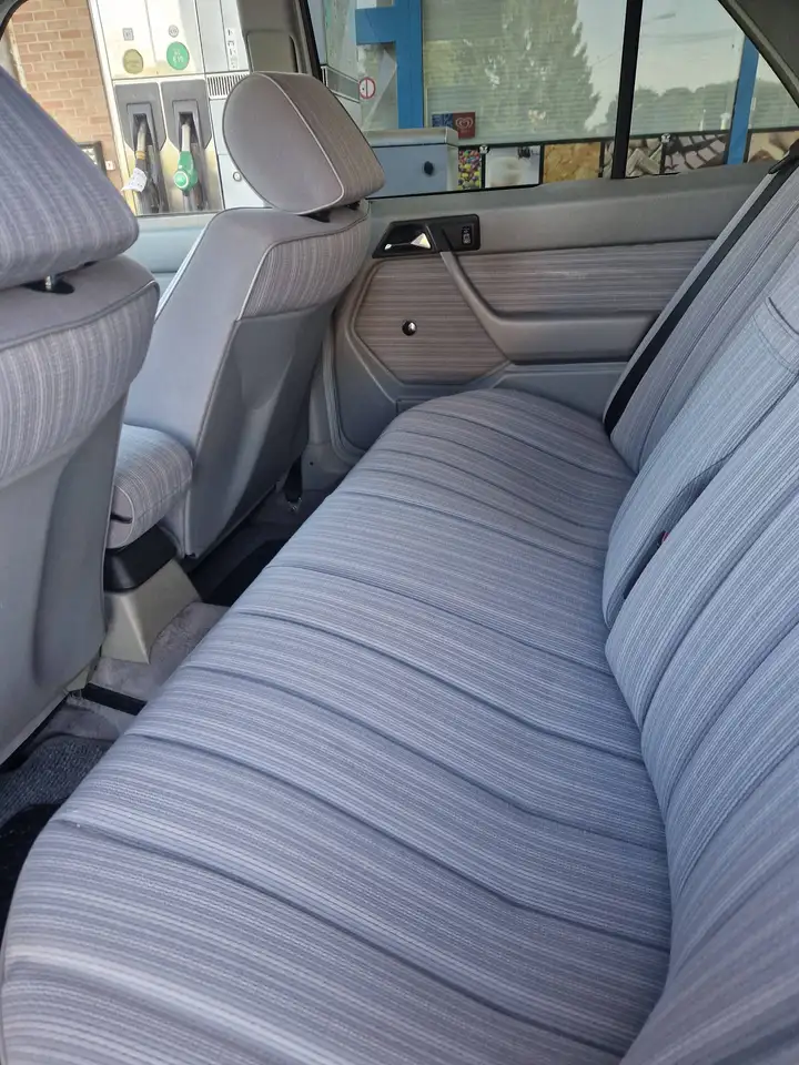Mercedes-Benz 260 W124, foto 10
