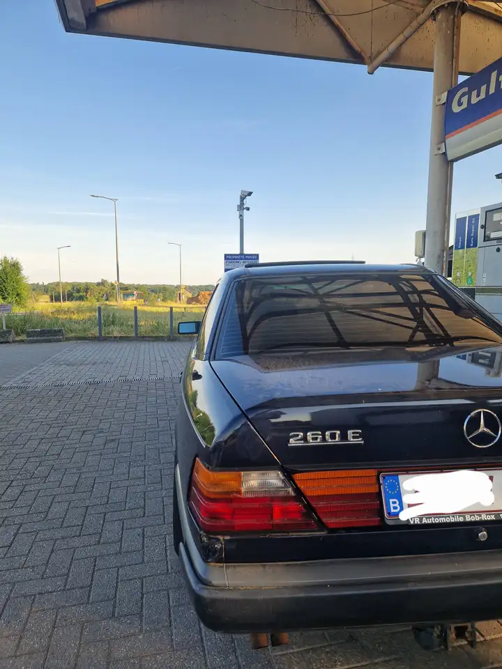 Mercedes-Benz 260 W124, foto 4