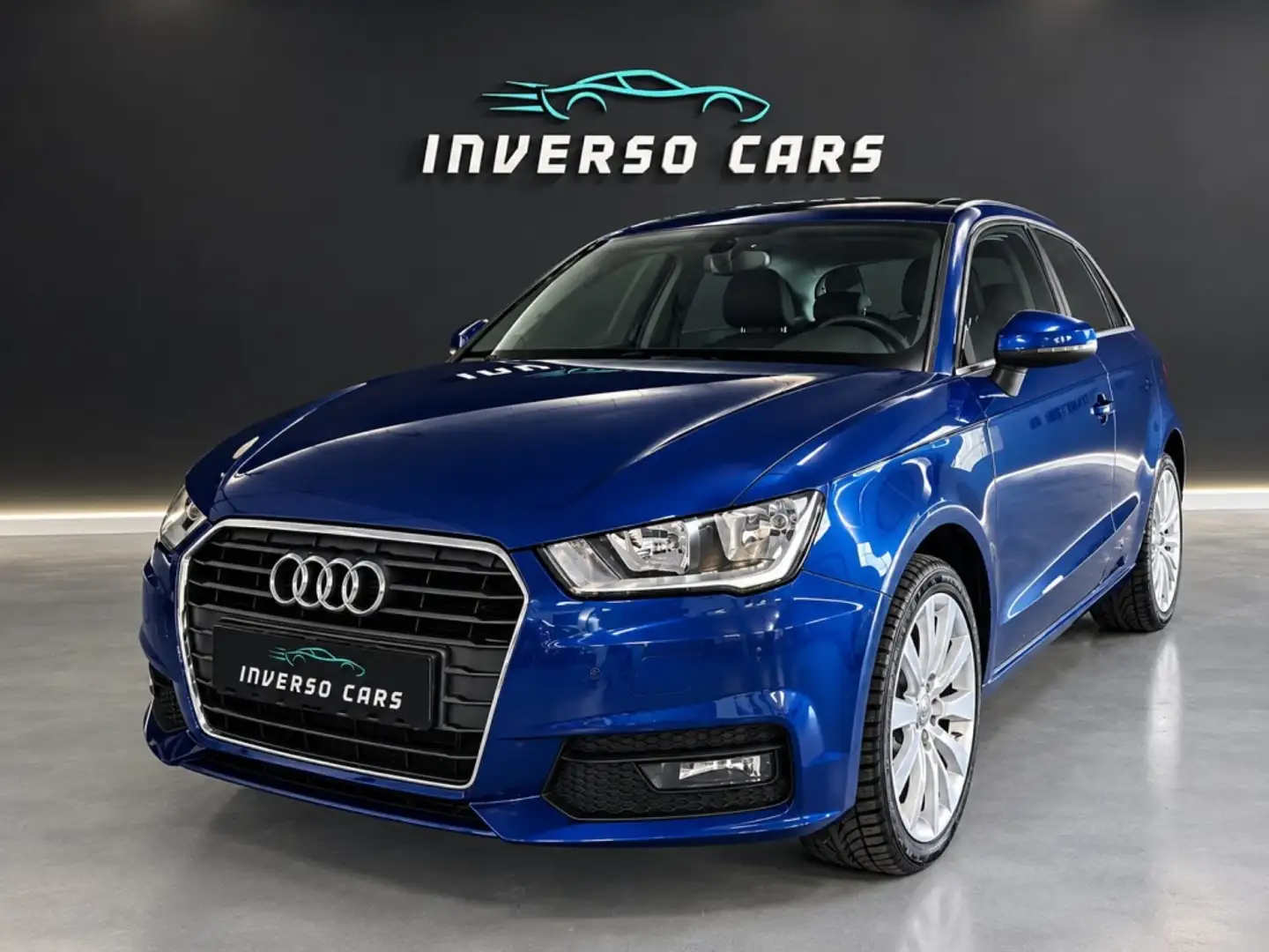 Audi A1 1.0 TFSI Adrenalin Azul - 1