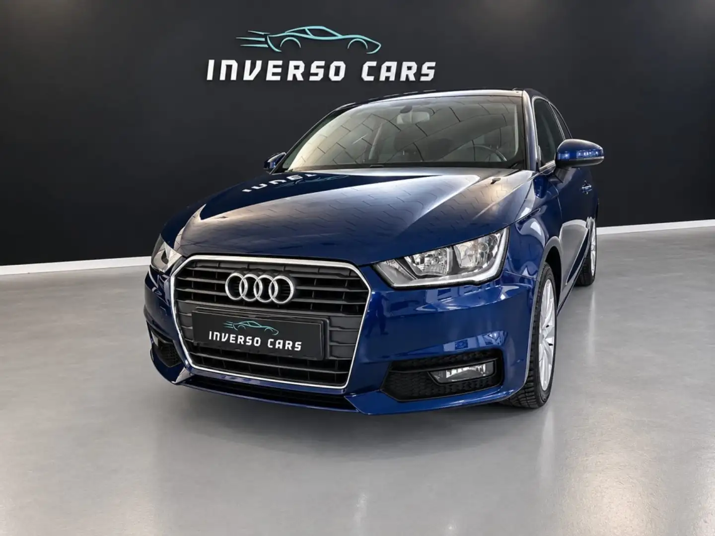 Audi A1 1.0 TFSI Adrenalin Azul - 2