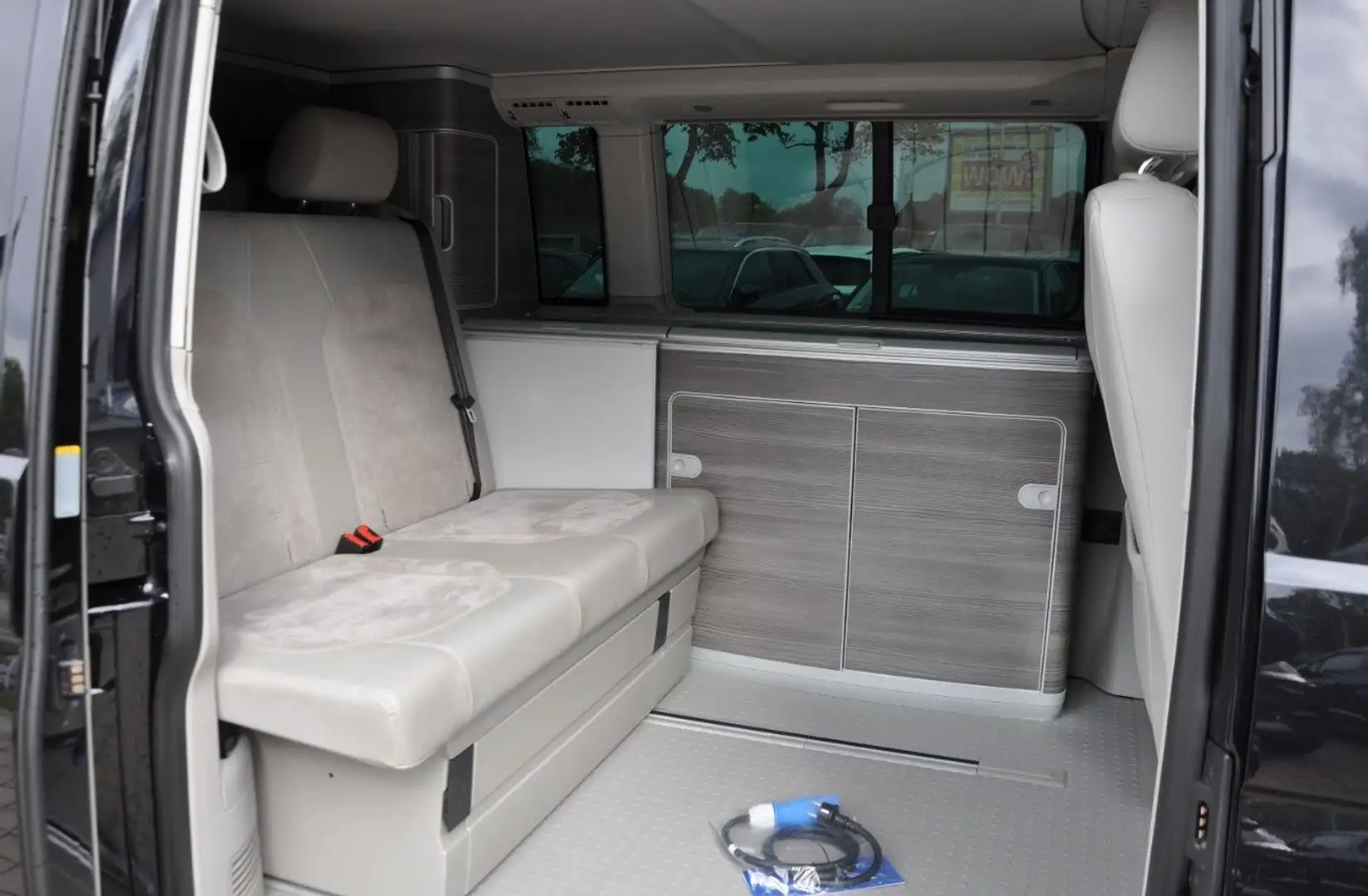 Volkswagen T6 California Volkswagen T6 California - 1