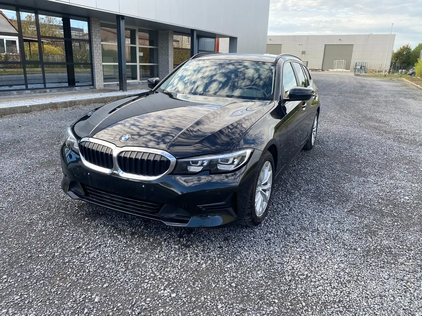 BMW 320 320e HYBRIDE CAMERA TREKHAAK LEDER COCKPIT APPS Noir - 1