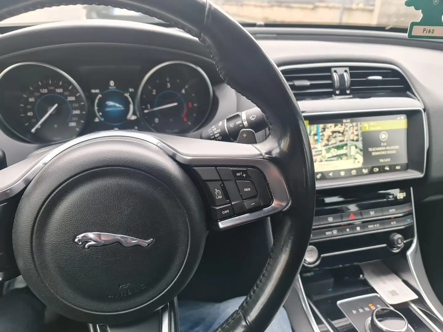 Jaguar XE XE2.0d R-Sport awd 180cv auto Grigio - 1