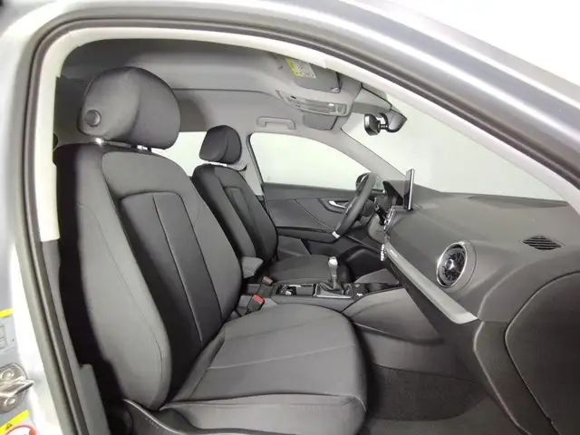 Audi Q2 view 7