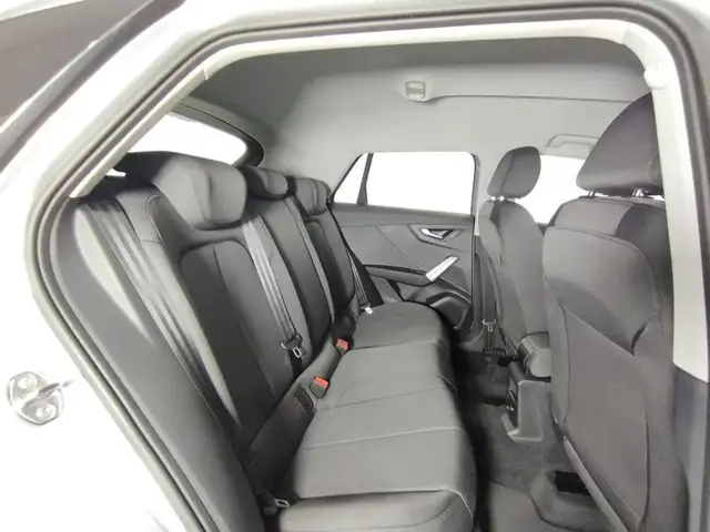 Audi Q2 view 8