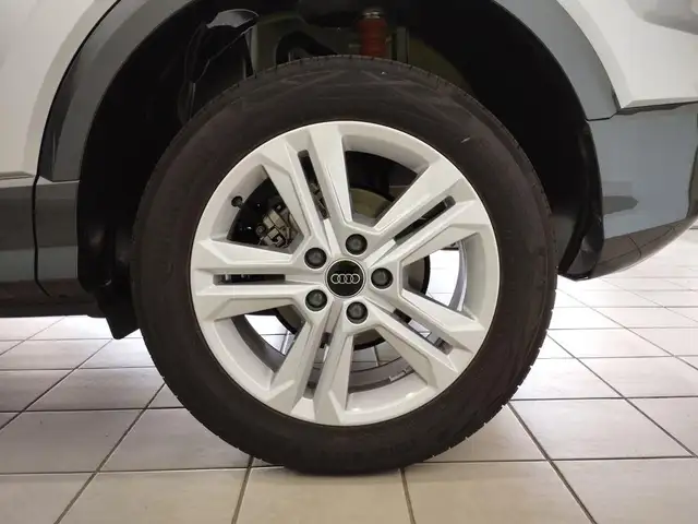 Audi Q2 view 10