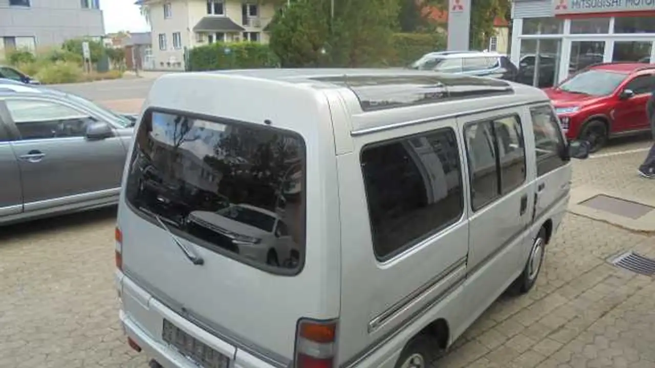 Mitsubishi L300 Bus Luxus, foto 4