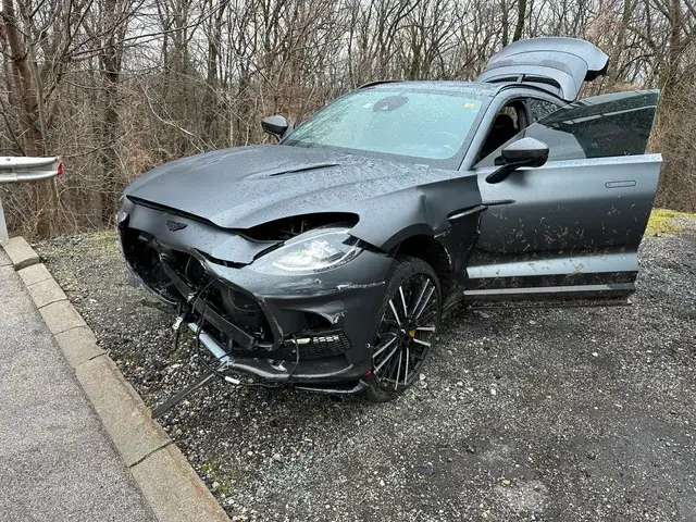 Aston Martin DBX 707 4.0 V8*CARBON PACKET*KERAMIK*B&W*360*