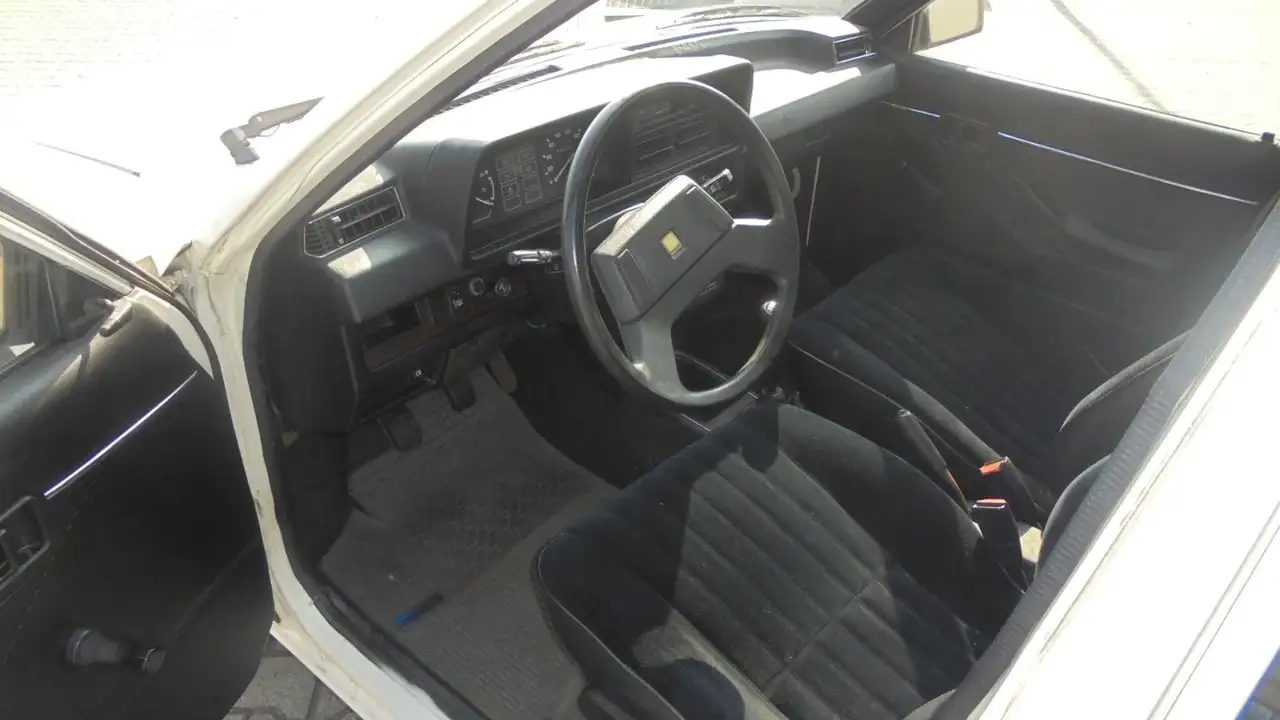 Mazda 323, foto 10